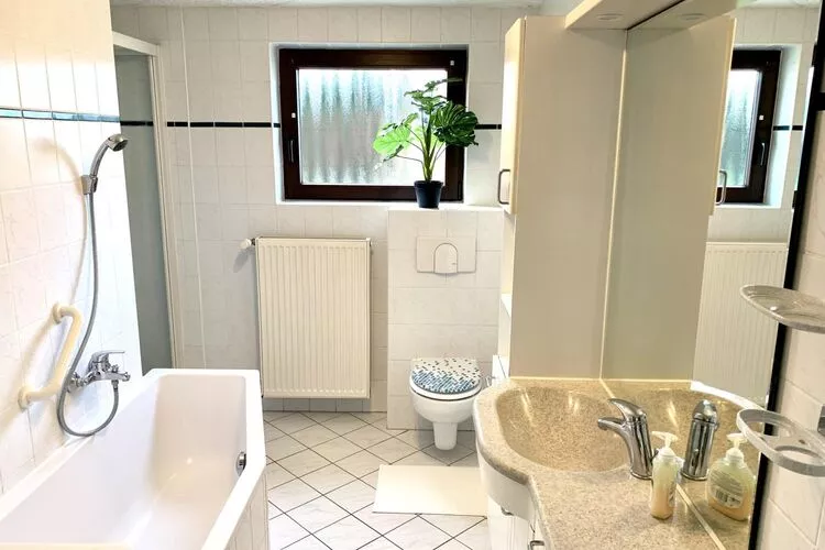 Ferienhaus Kapitänshus Gesamt / 16 Personen-Badkamer