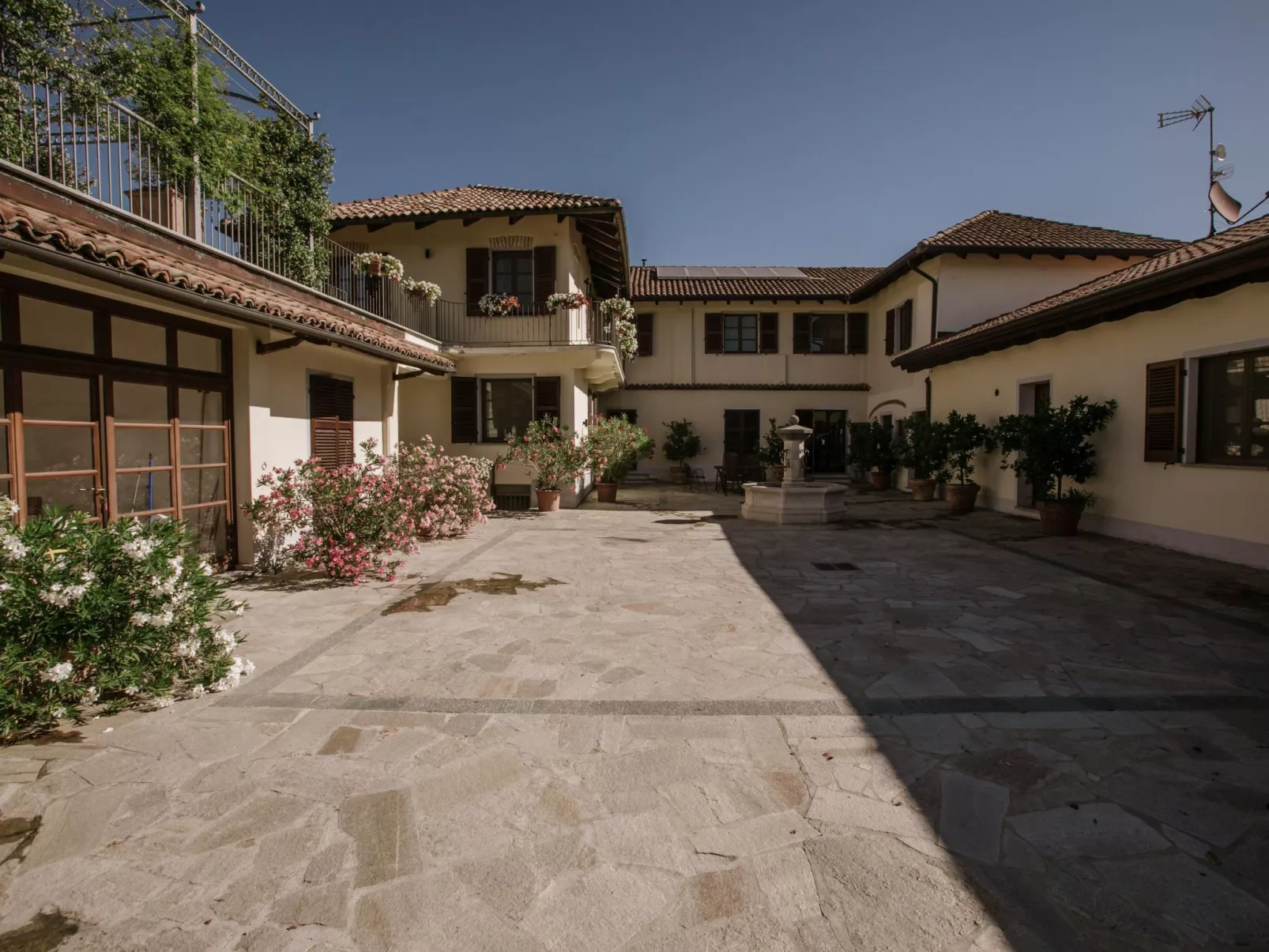 Barolo' Wohnung mit Gemeinschaftspool-Buiten