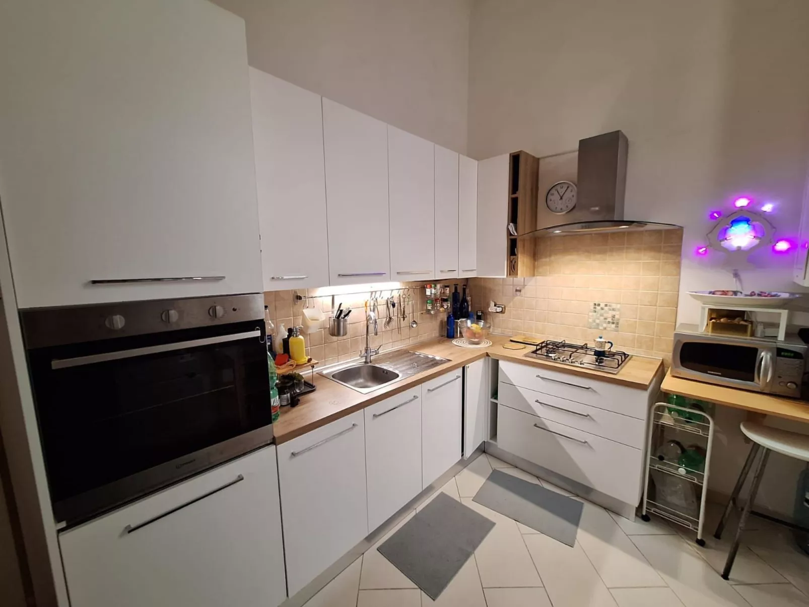 Touristenwohnheim "Via tanzi 27 bari"-Image-tags.info