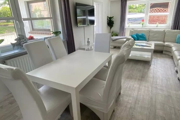 Ferienhaus Kapitänshus Gesamt / 18 Personen-Eetkamer