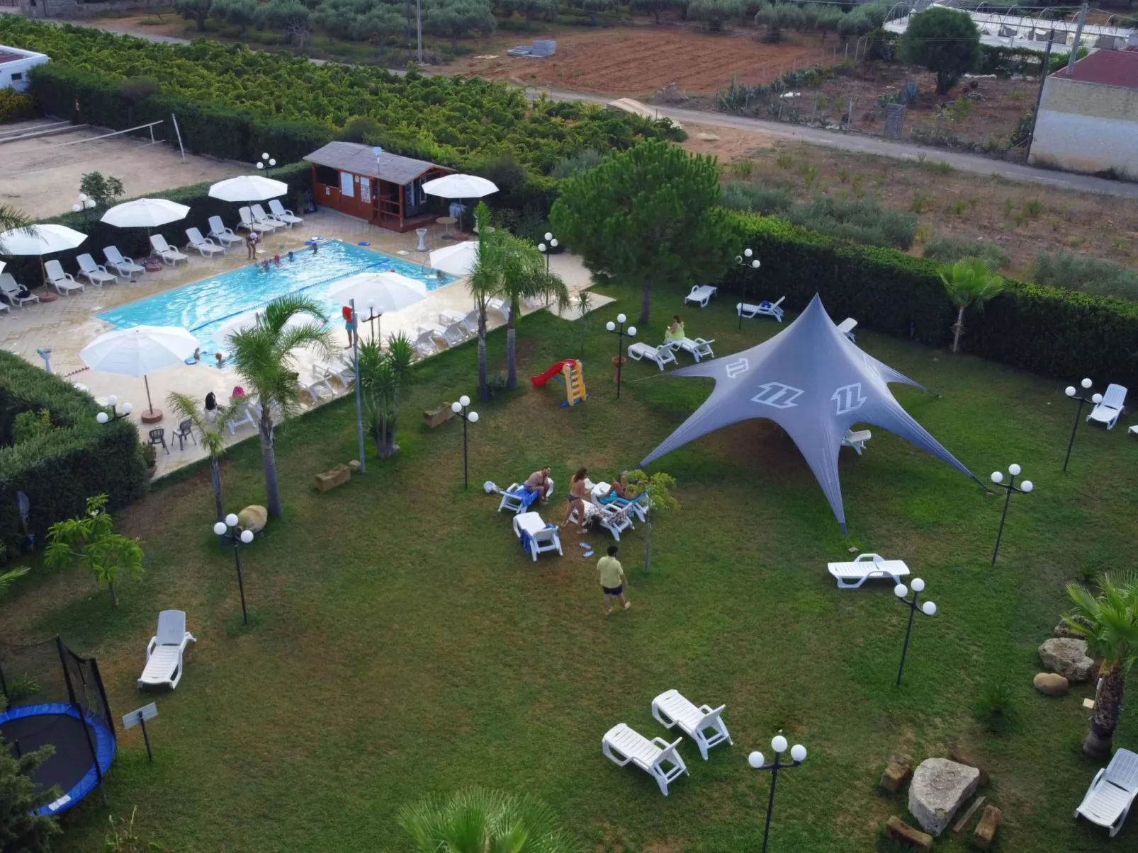 In Marsala mit Terrasse, gemeinschaftlichem Pool und Grill-Binnen