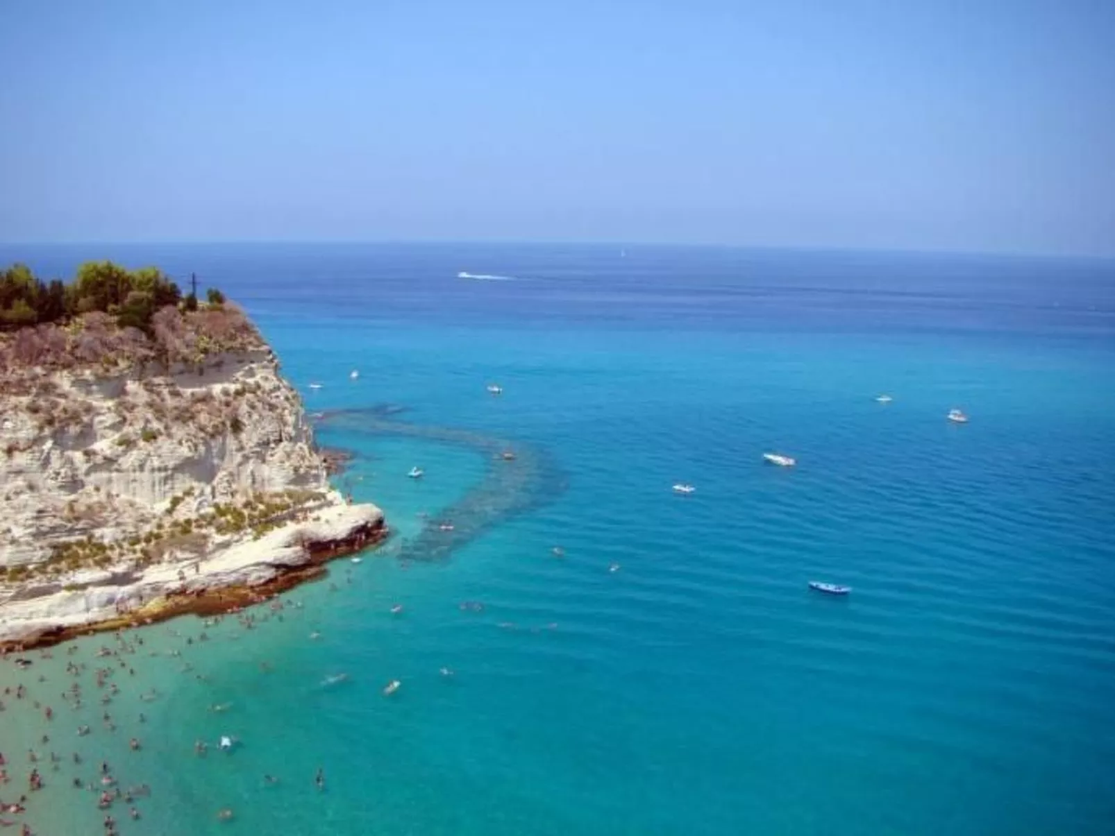 Villa im Grünen mit Schwimmbad, in der Nähe des Meeres-Image-tags.info