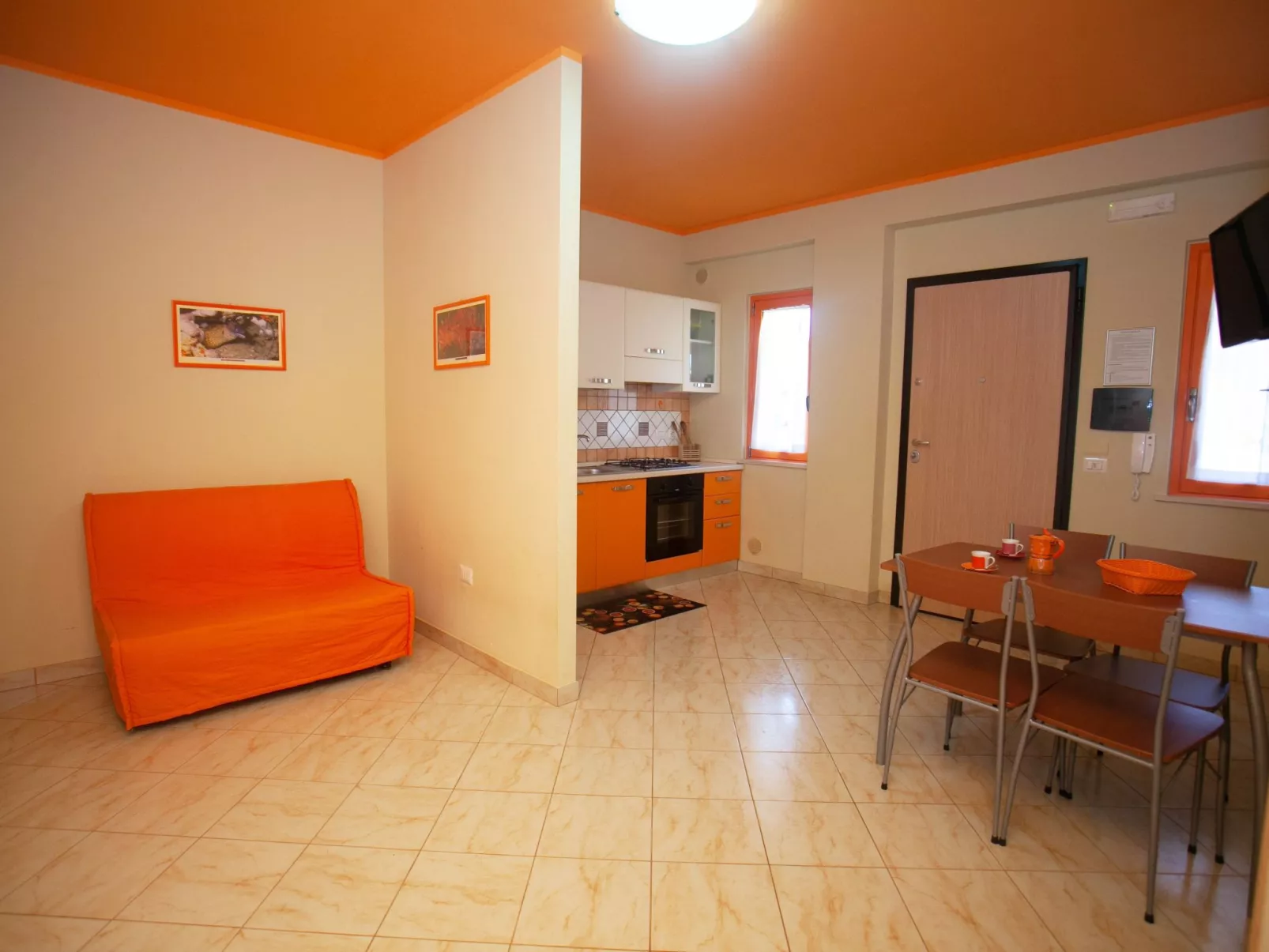 Komfortwohnung mit Garten - 70 m vom Meer entfernt-Binnen