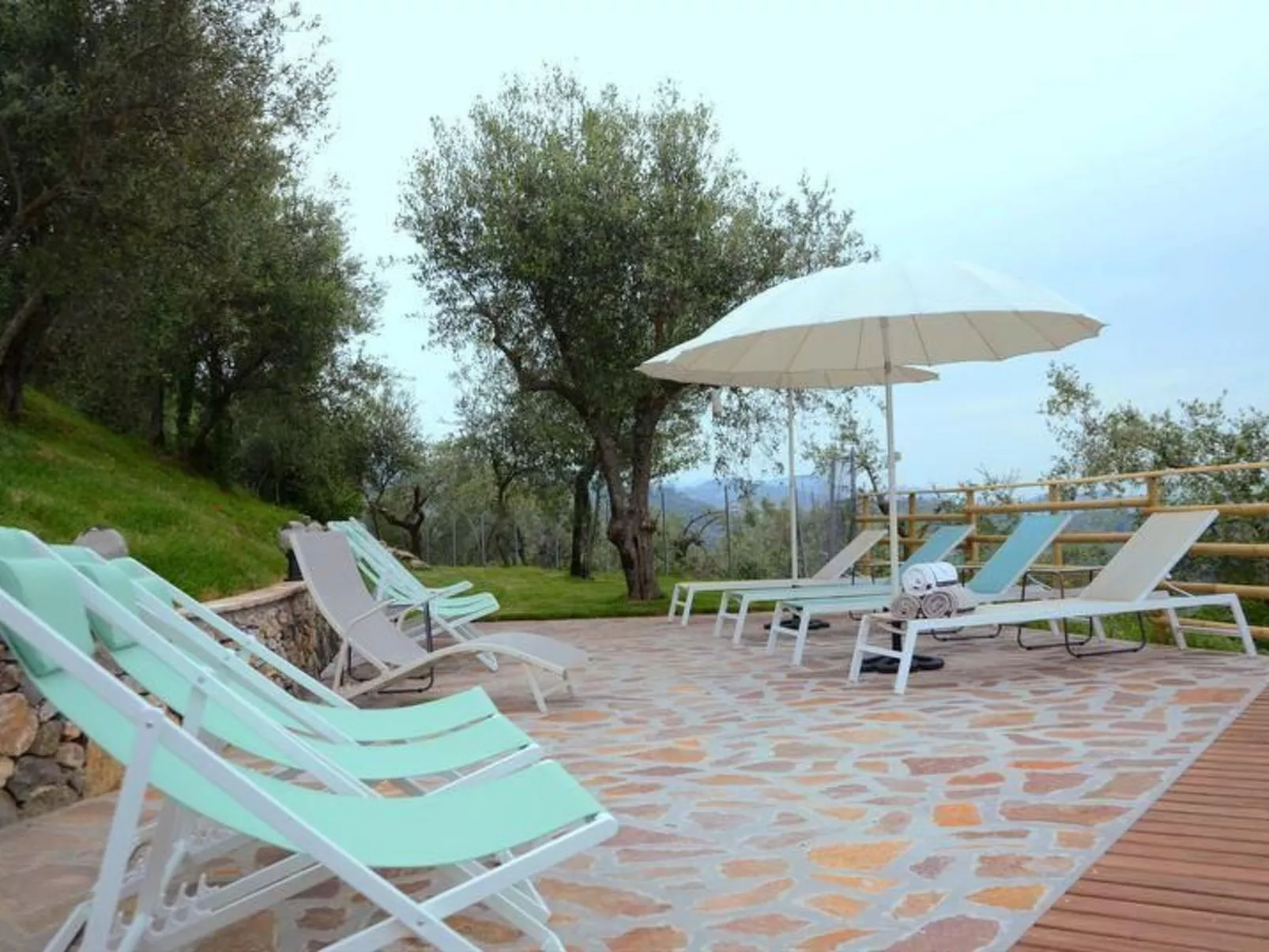 'Dependance Gina' mit Pool-Buiten