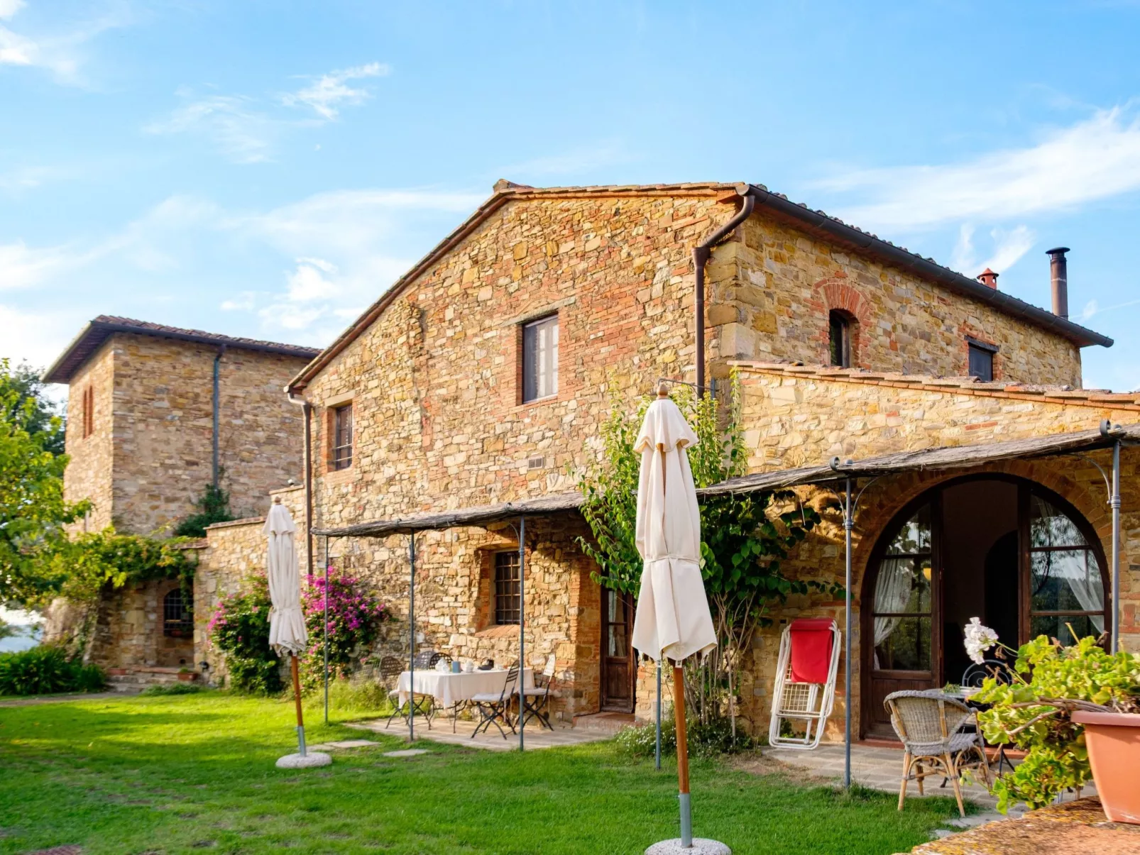 Anwesen "Lavanda2" mit Gemeinschaftspool-Buiten