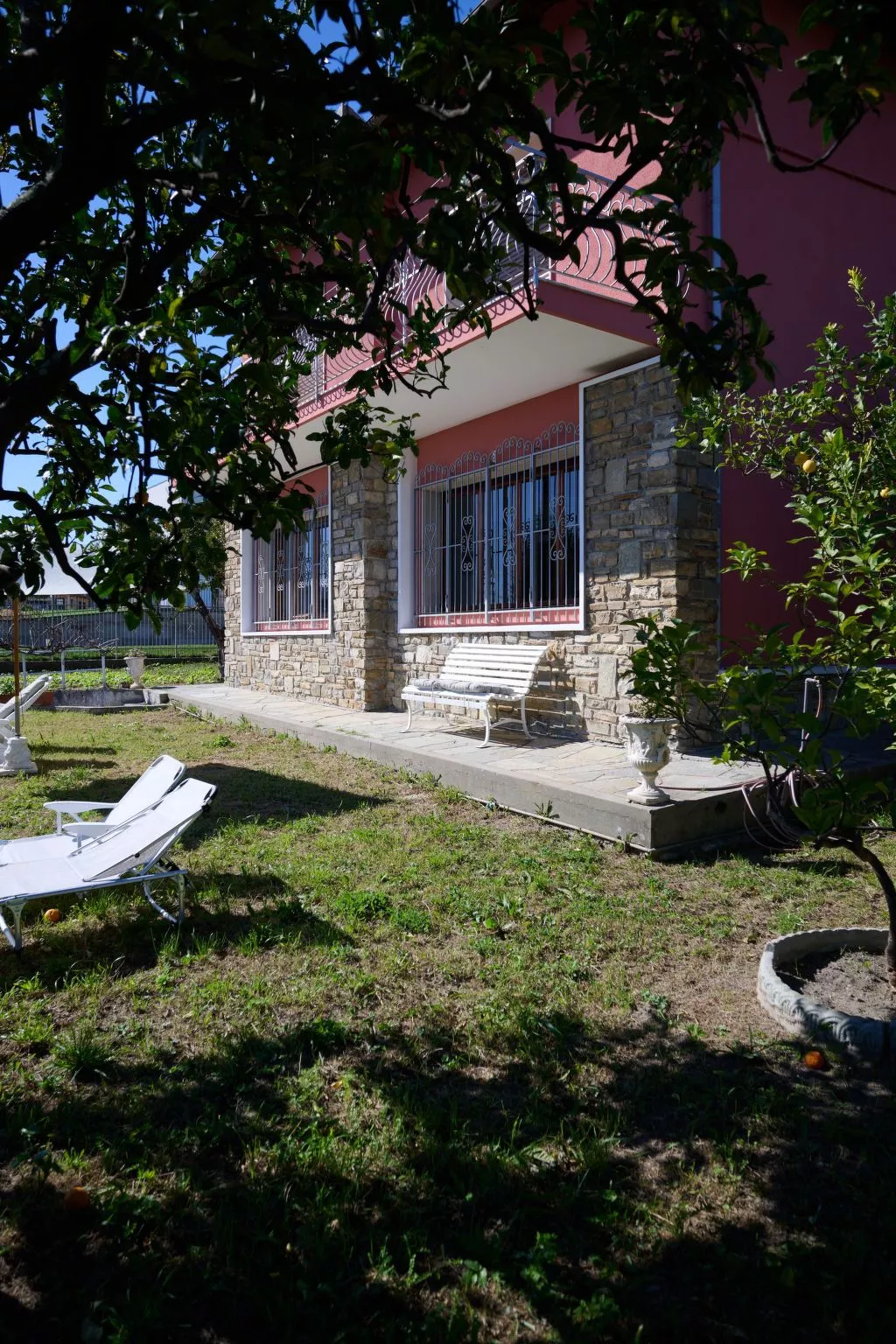 Villa Camilla Gartenwohnung'-Buiten