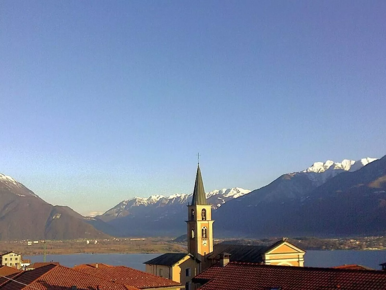 Wohnung "Spaziosa mansarda"-Buiten