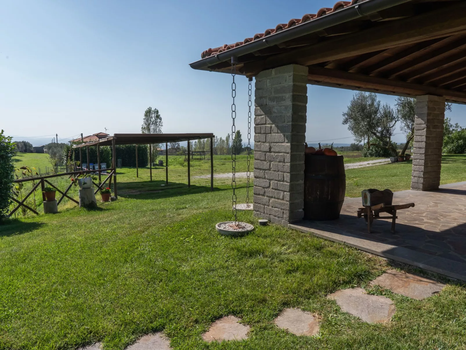 Wohnung 'Sunflower' mit Privatparkplatz-Buiten