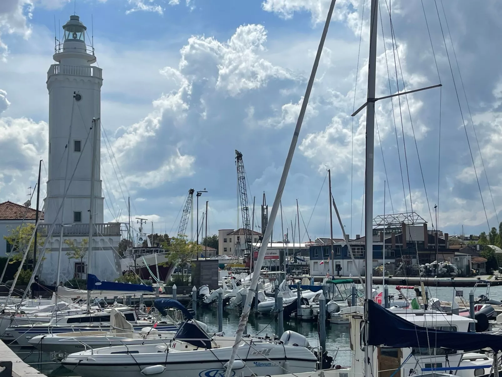 Flacher Strand und Zentrum, Privatparkplatz-Buiten