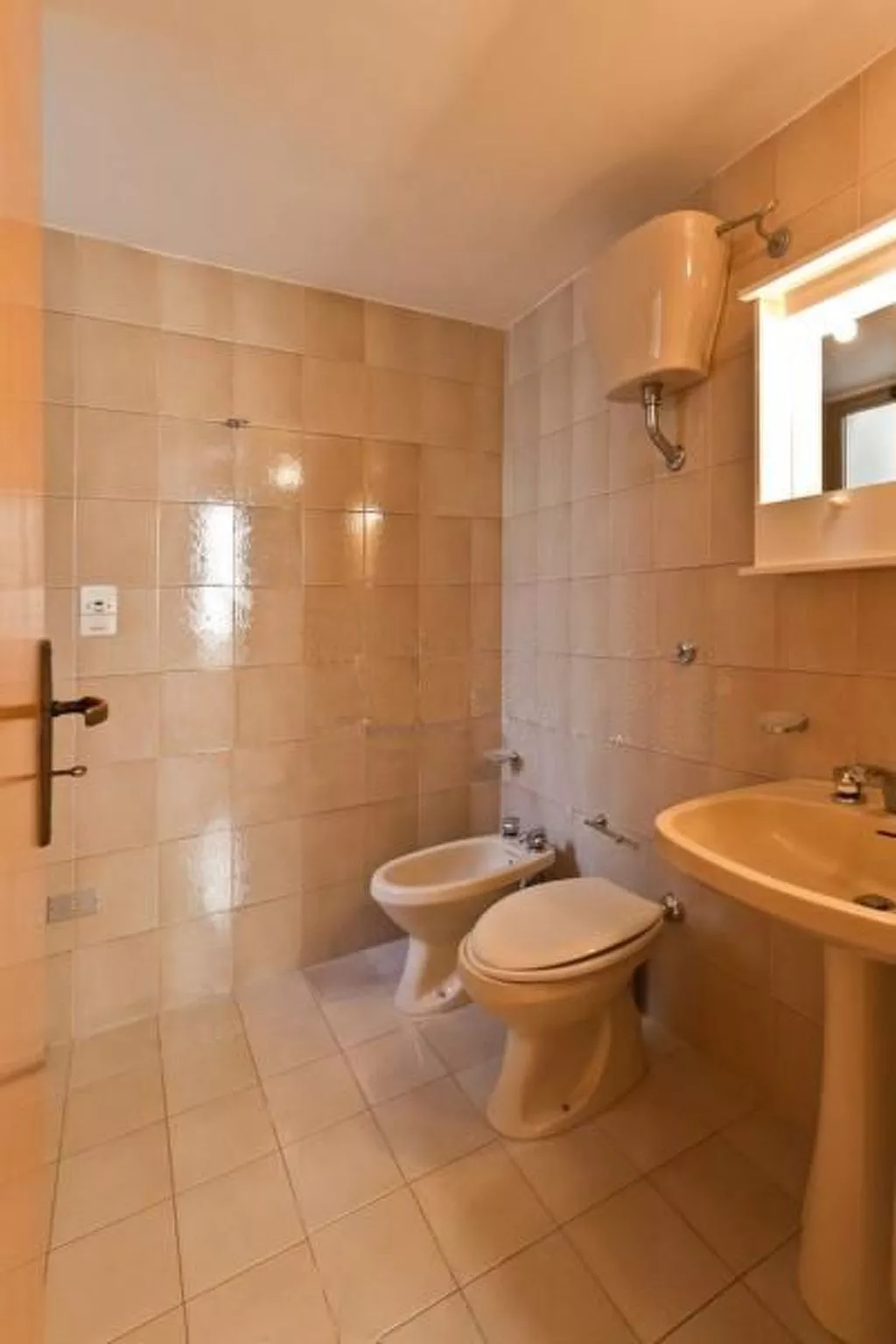 Helle Wohnung in Santa Maria al Bagno-Image-tags.info