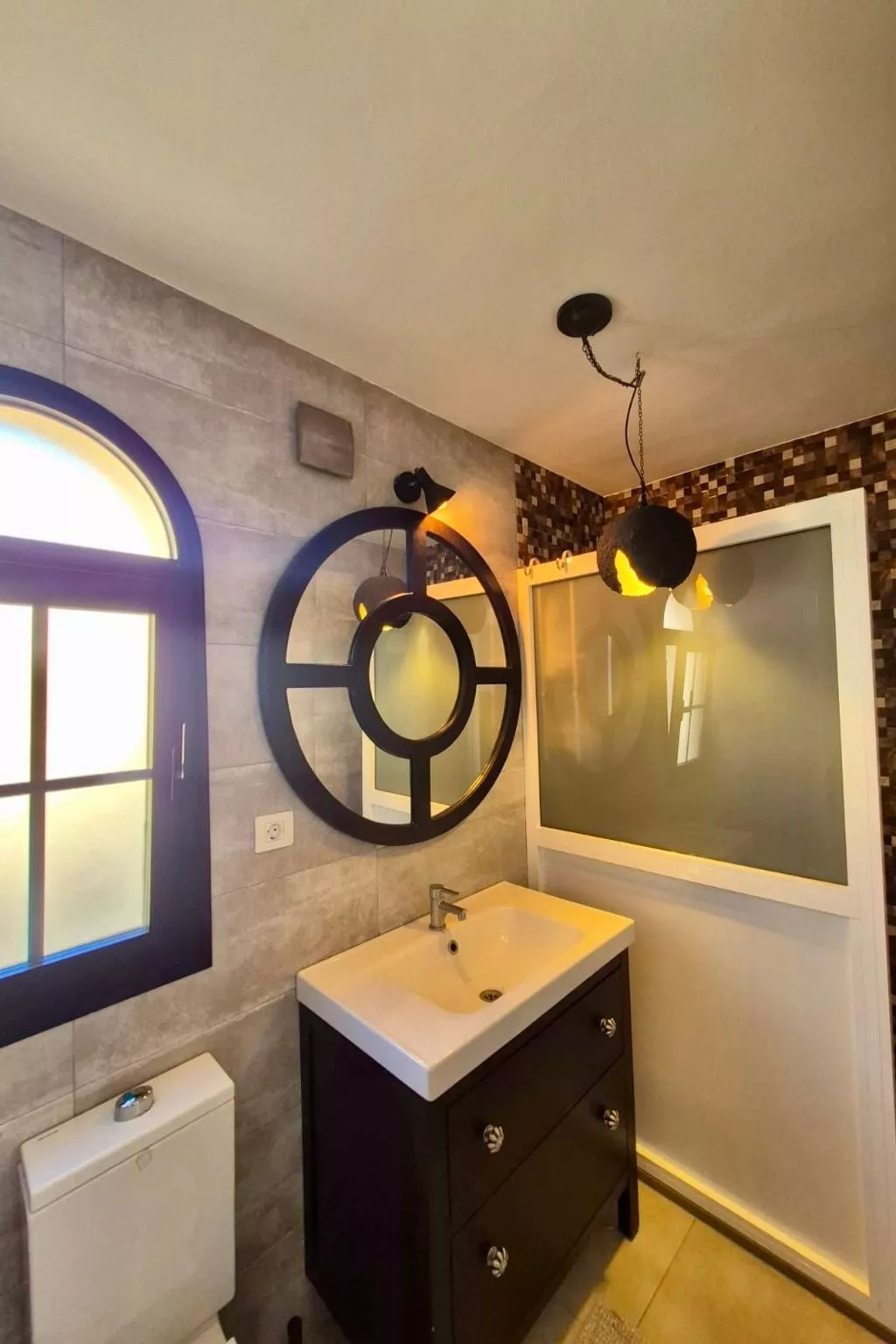 Komfortable Wohnung, Wifi, am Pool-Binnen