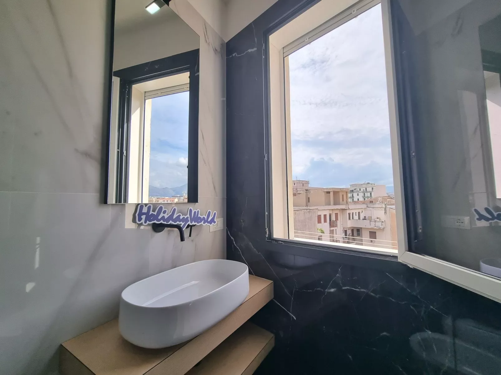 MaXelA Penthouse by Holiday World-Image-tags.info