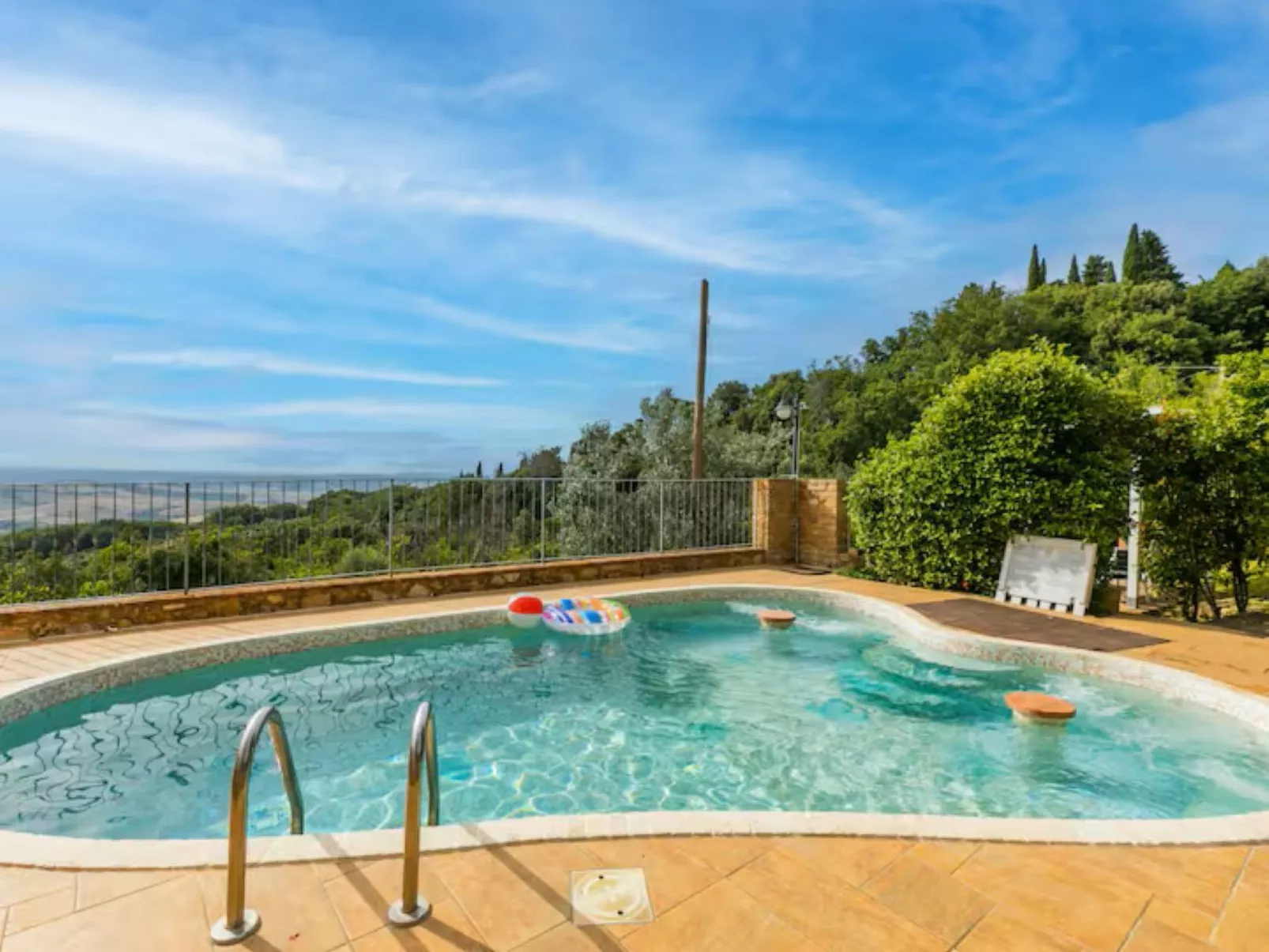 Zweizimmerwohnung mit Schwimmbad und Garten zur alleinigen Nutzung-Buiten