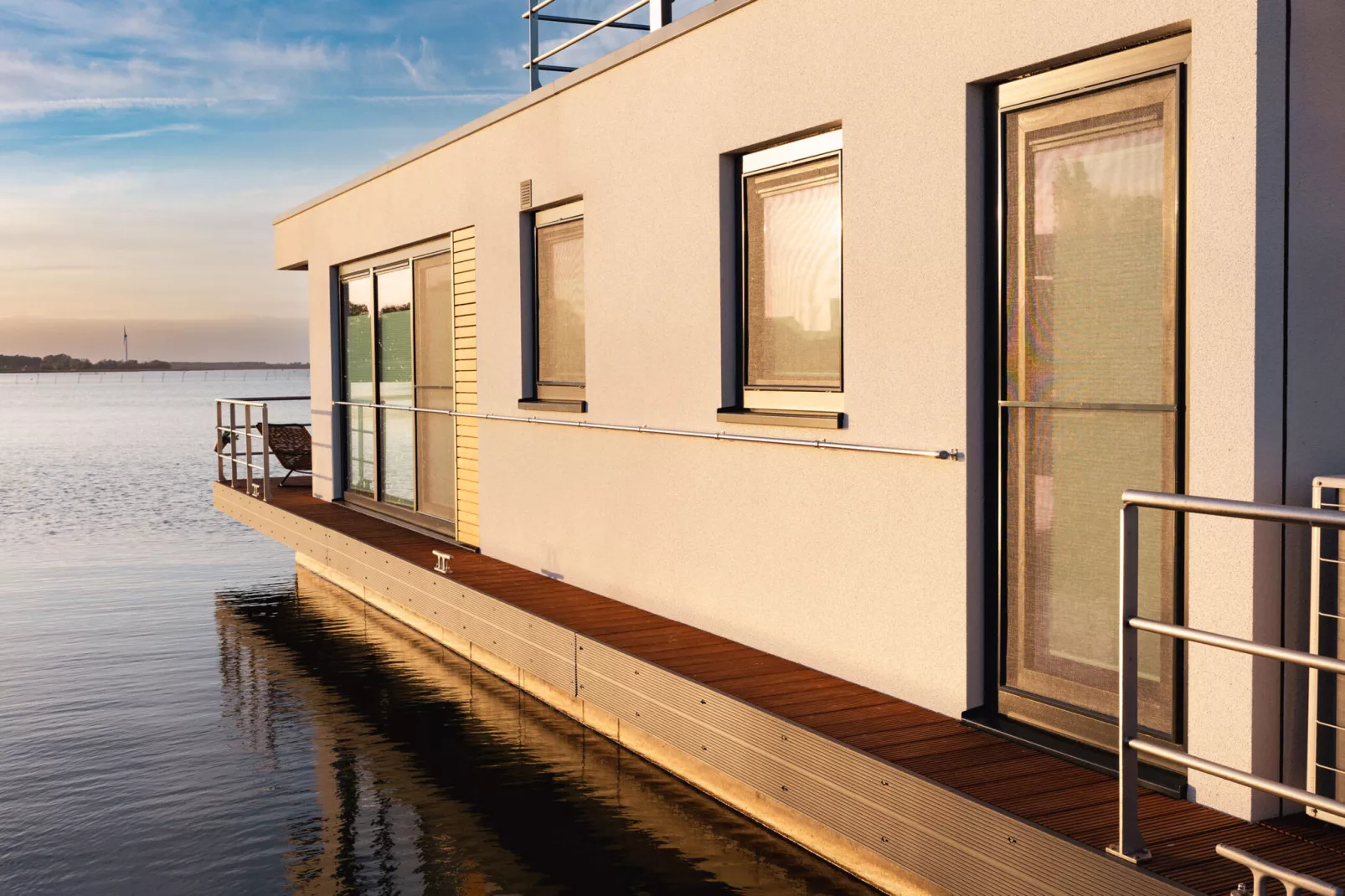 Houseboat Floating House Küstennebel 1 44 m²