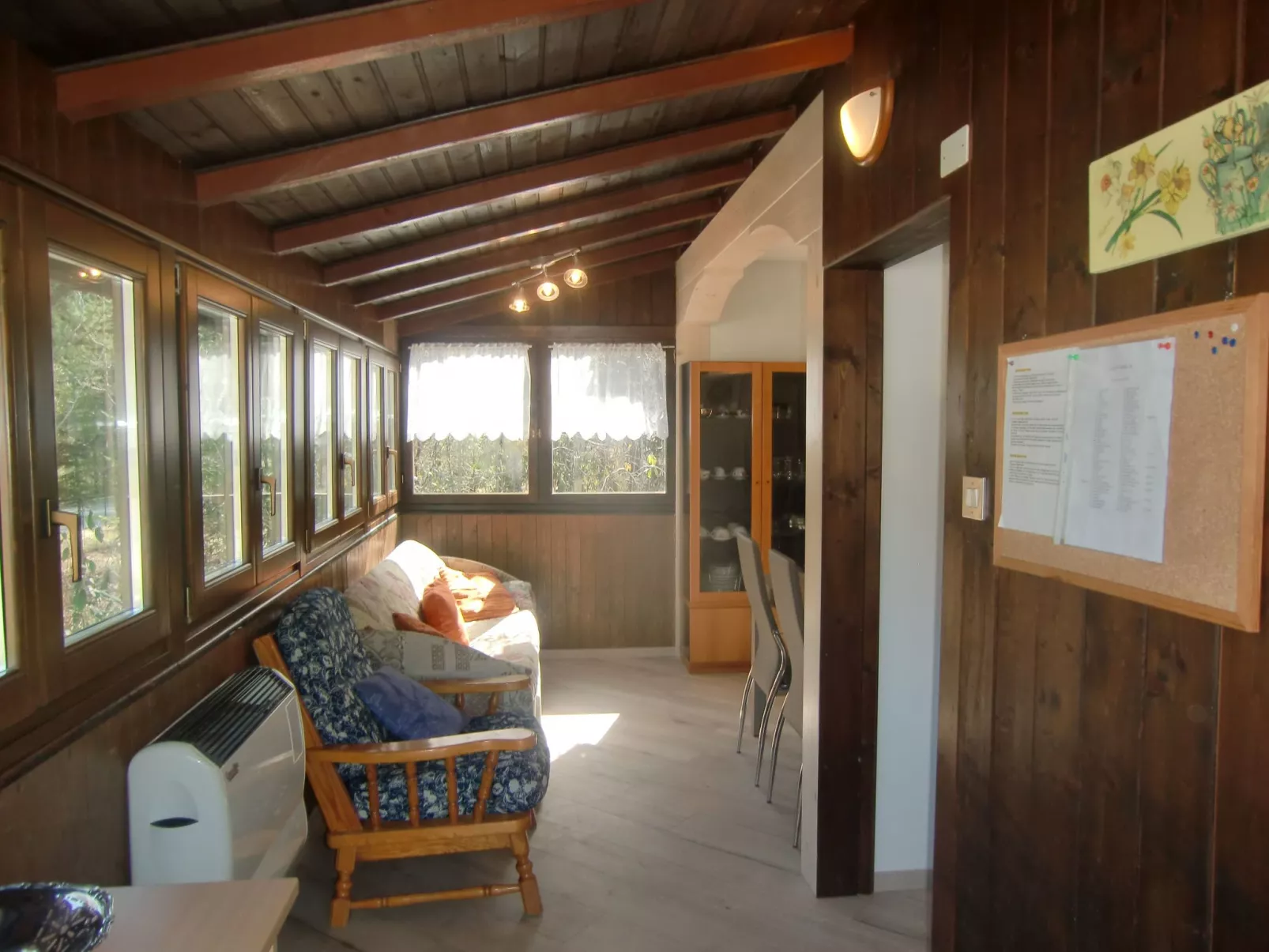 Freistehendes Haus mit Veranda mit Seeblick-Binnen