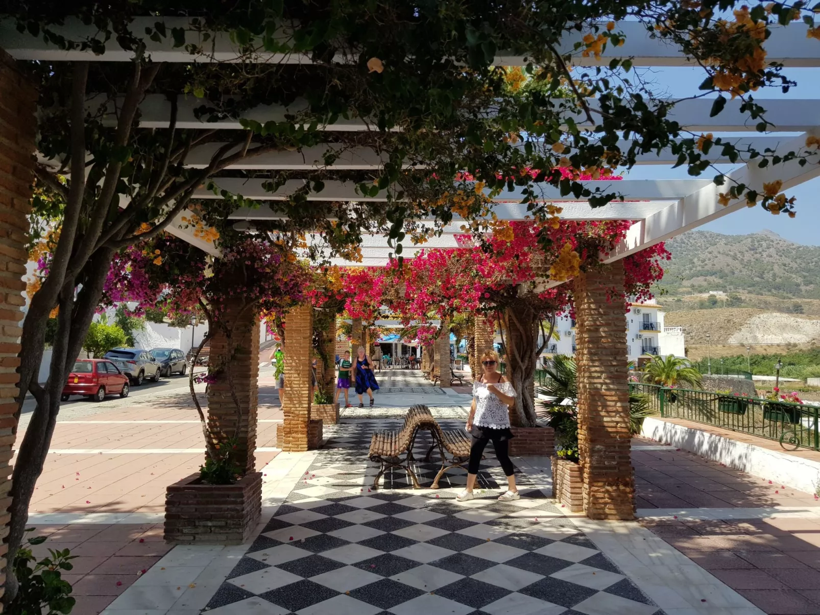 Schöne Villa mit Meerblick, großem Pool und Jacuzzi in Maro - Costa del Sol-Buiten