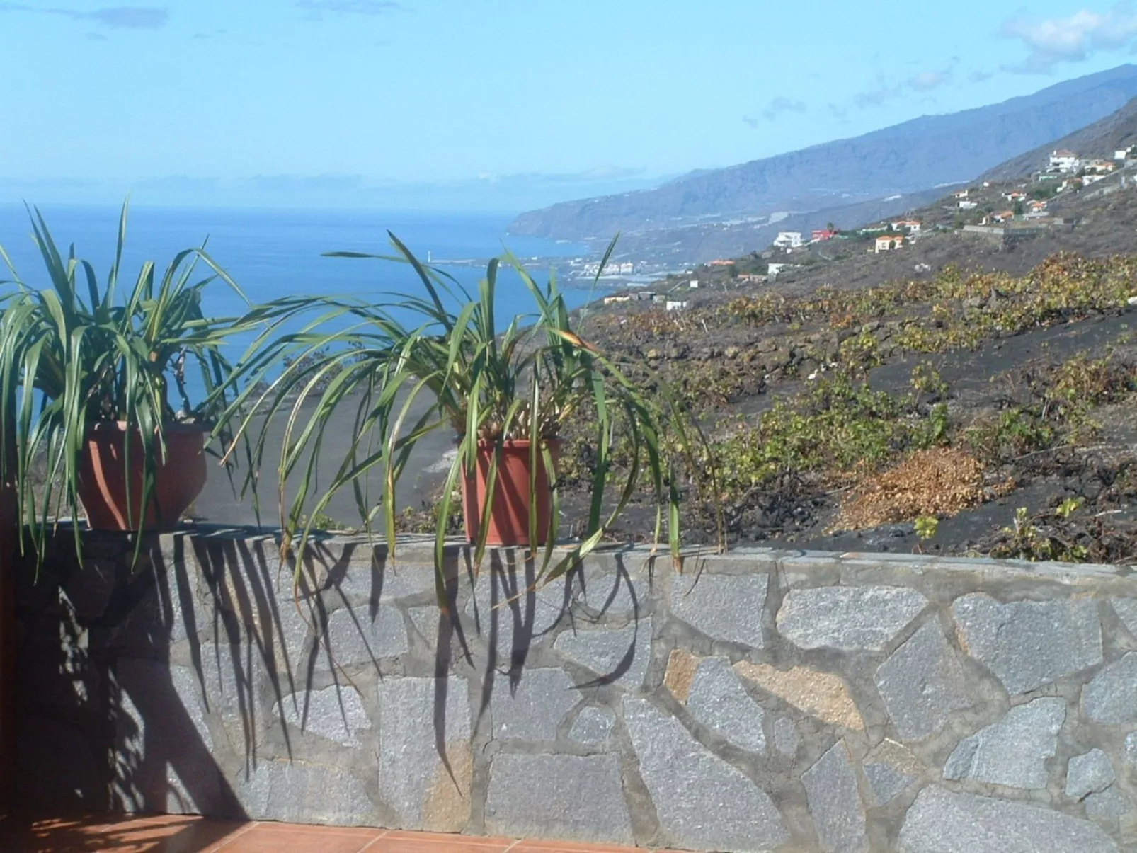 Mit Garten und wunderbarer Aussicht-Buiten