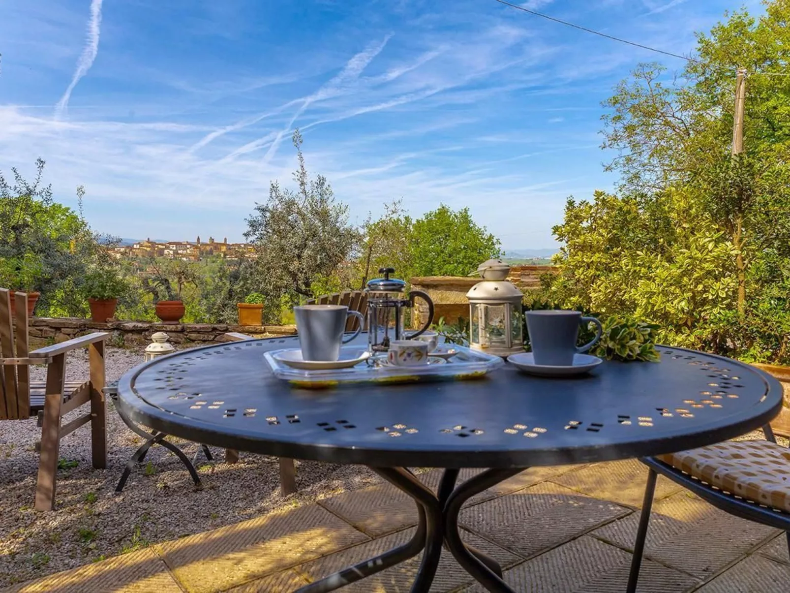 Wunderschöne Ferienwohnung in Monte San Savino mit gemeinschaftlichem Pool, Gar-Buiten