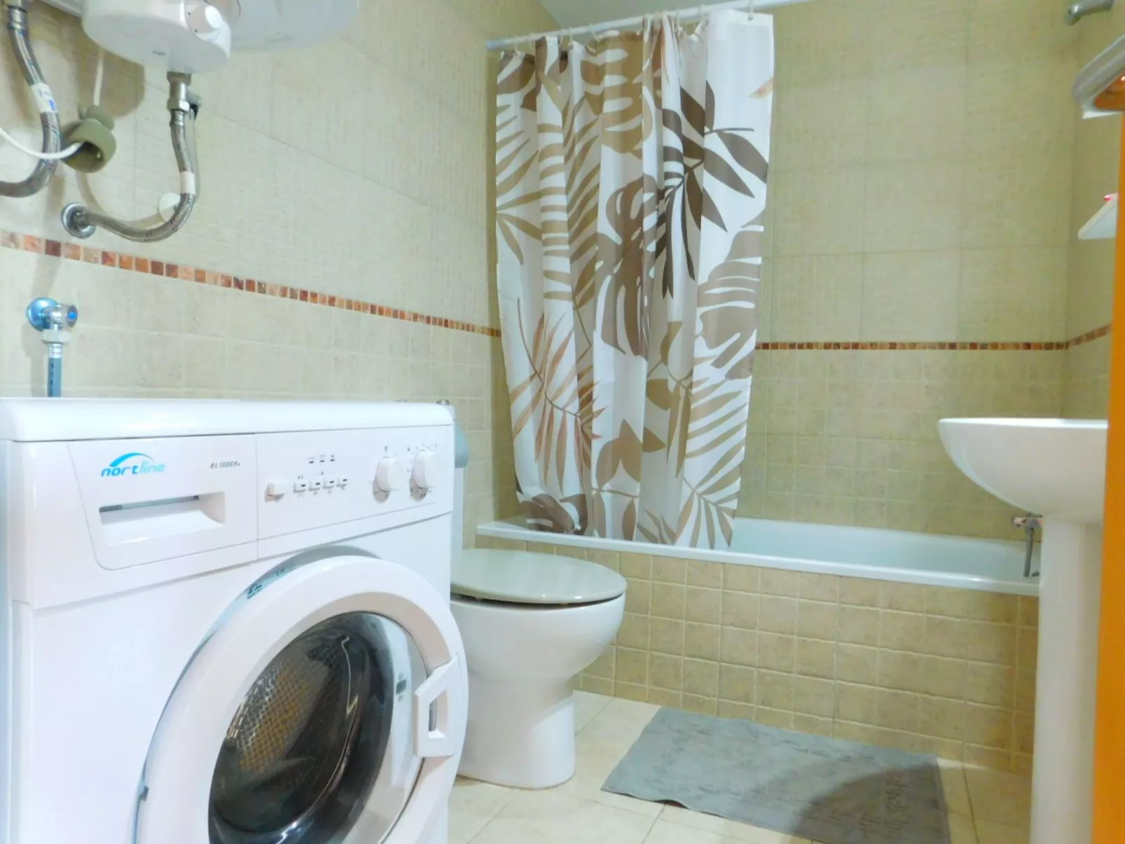 Wohnung mit privatem Parkplatz und Gemeinschaftspool-Image-tags.info