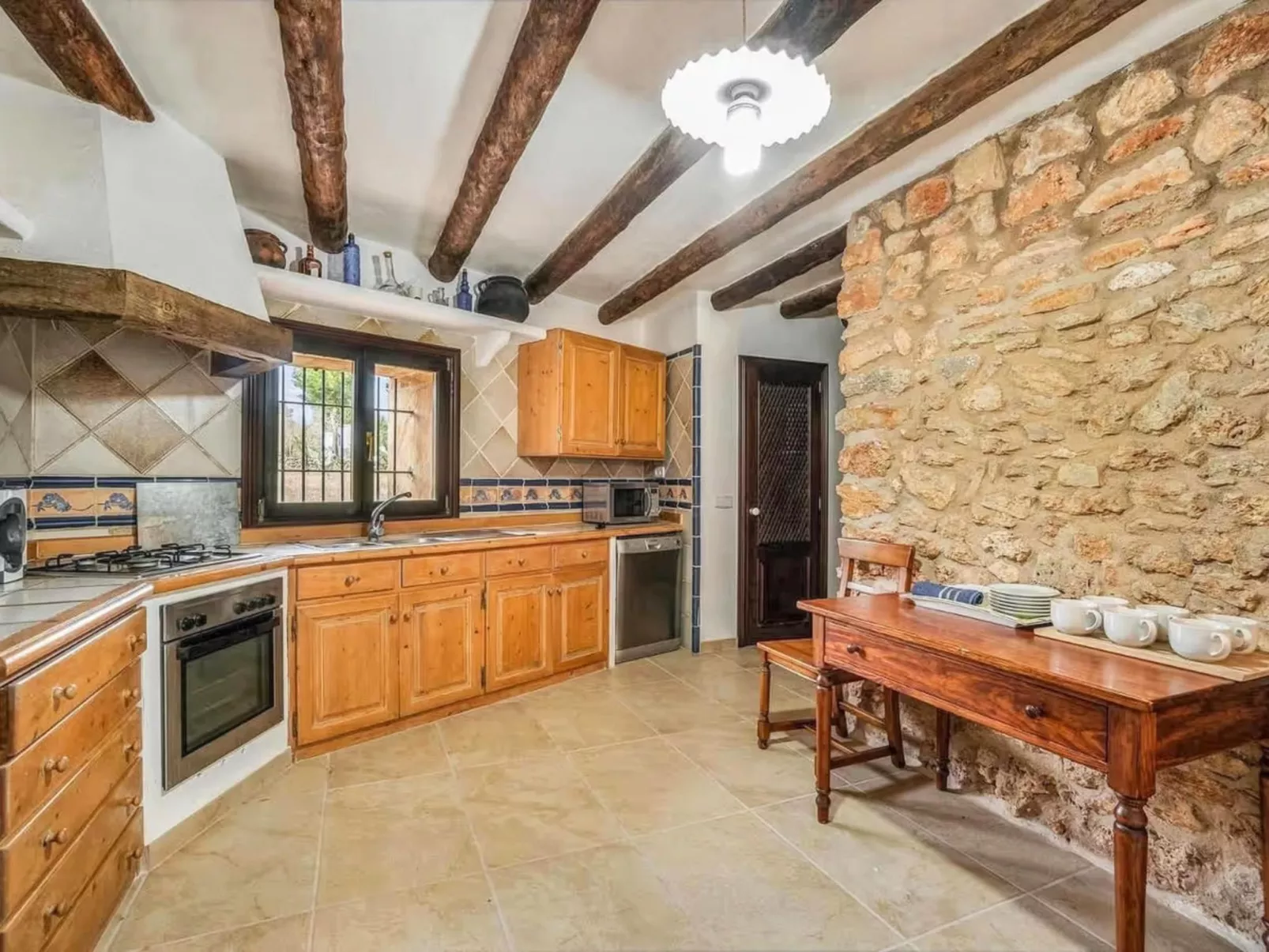 Bonita casa cerca del mar-Image-tags.info