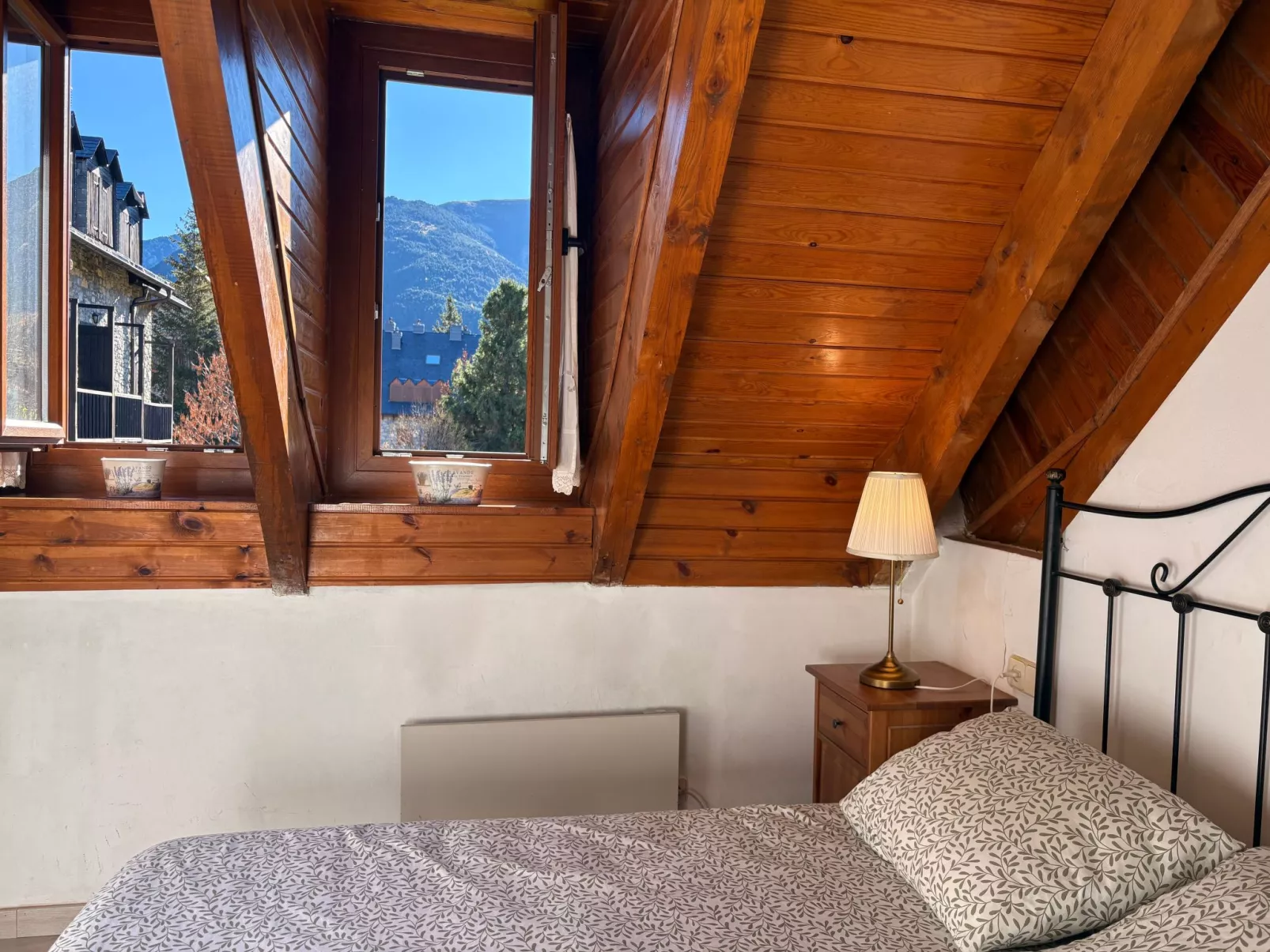 "Herbasabina 4".-Binnen