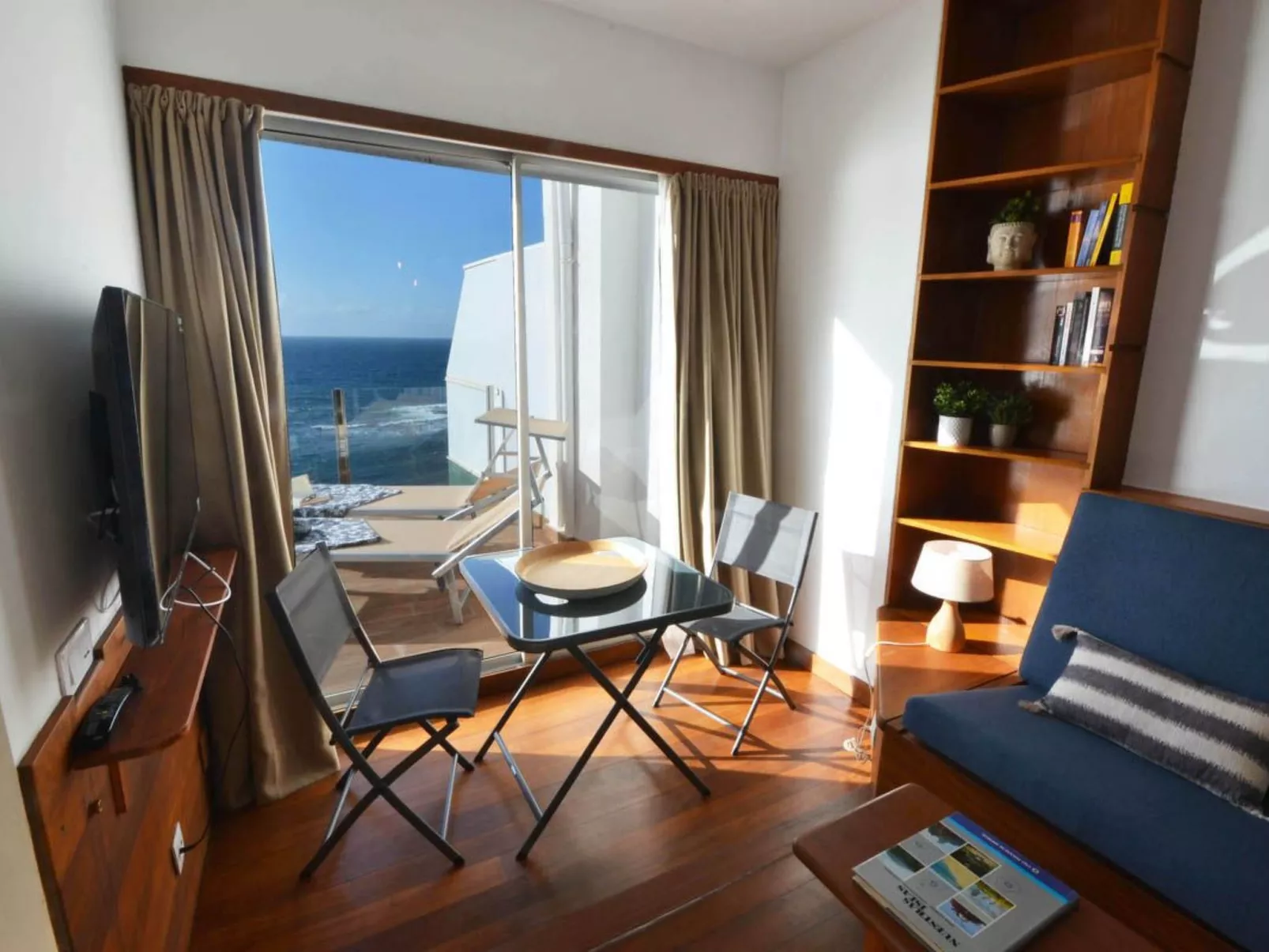 Wohnung mit privater Terrasse und Meerblick-Binnen