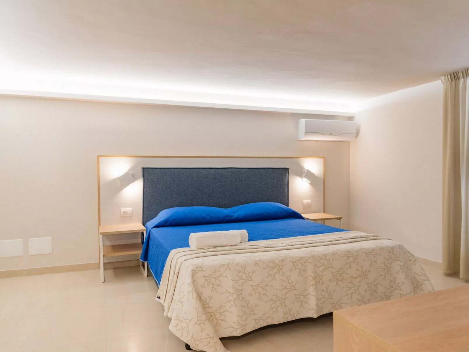 Komfortable und moderne Villa am Strand-Image-tags.info