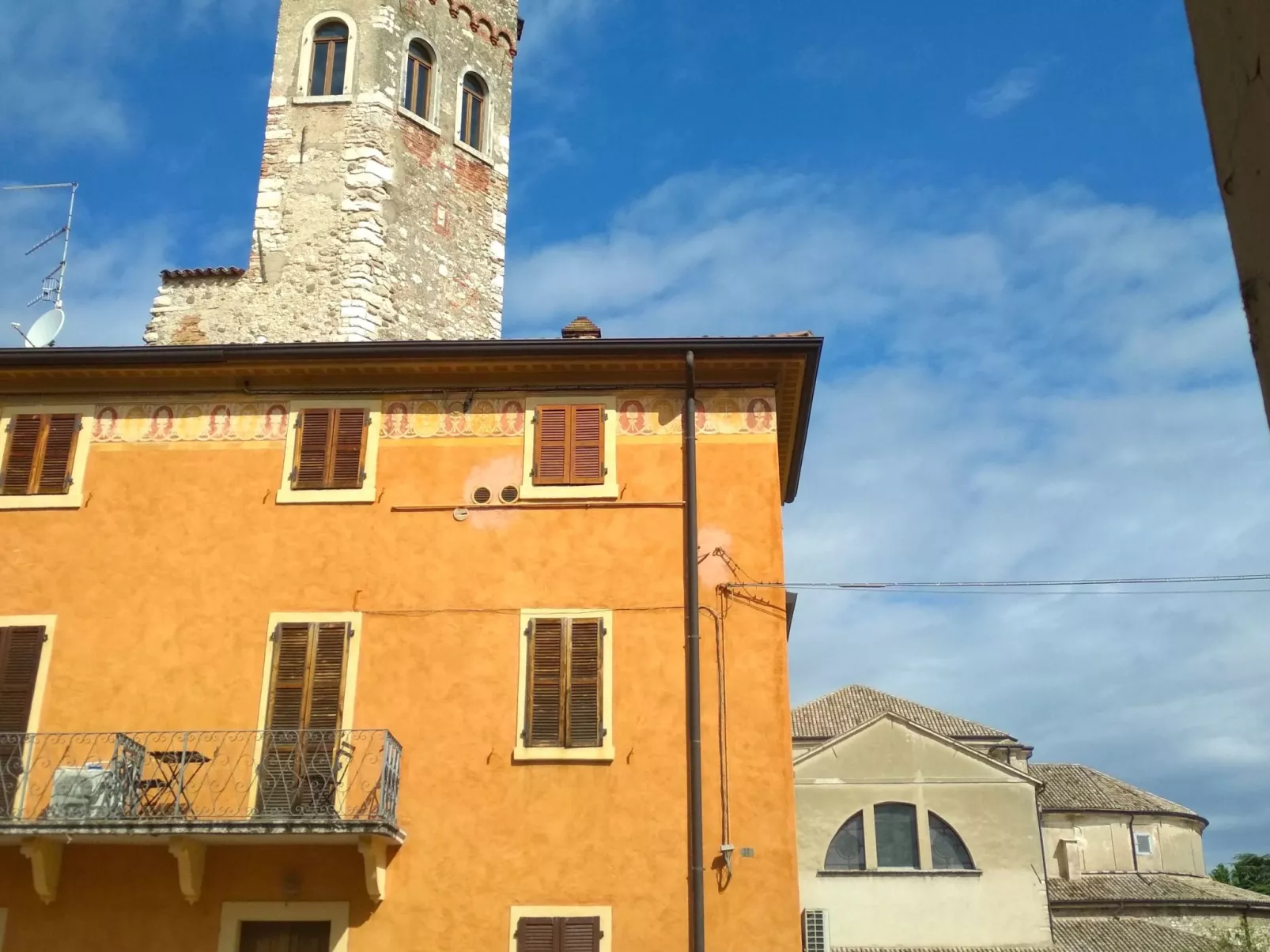 Aly d'angelo - im Turm-Buiten