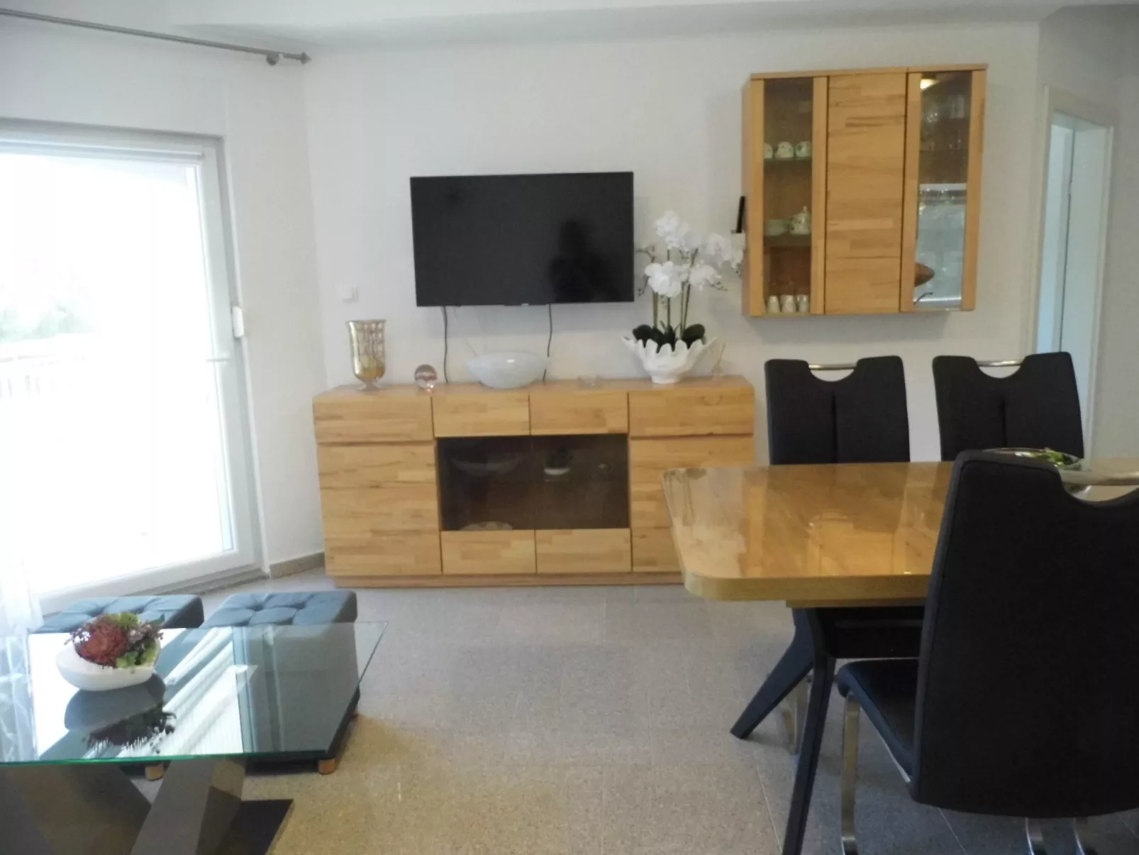 Neue und moderne, voll ausgestattete Wohnung-Binnen