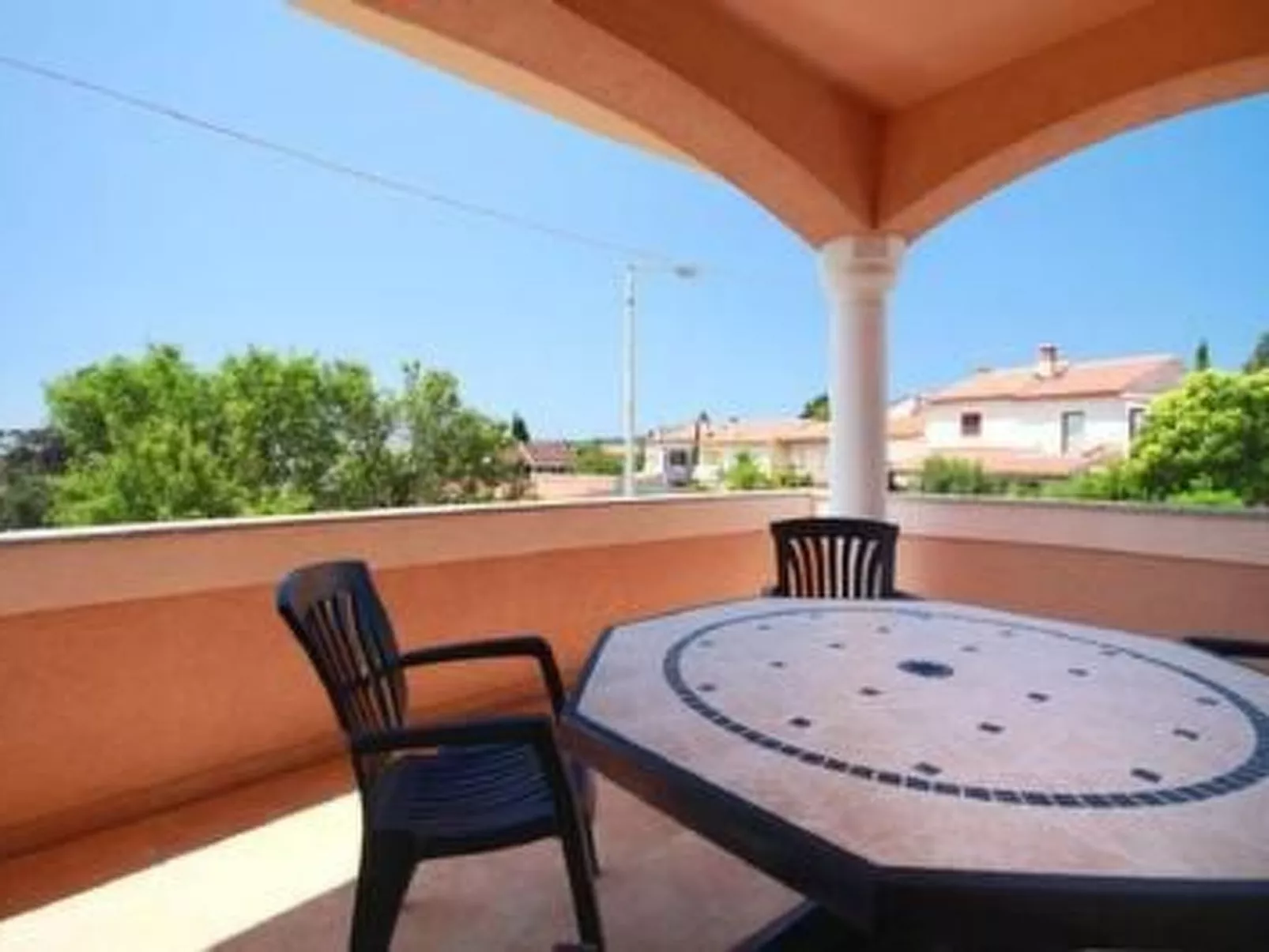 Wohnung mit Balkon-Buiten