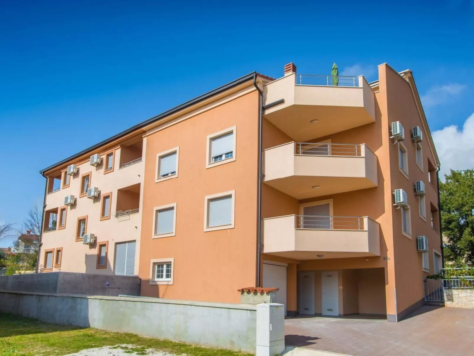 "Borka Regi" mit Balkon-Buiten