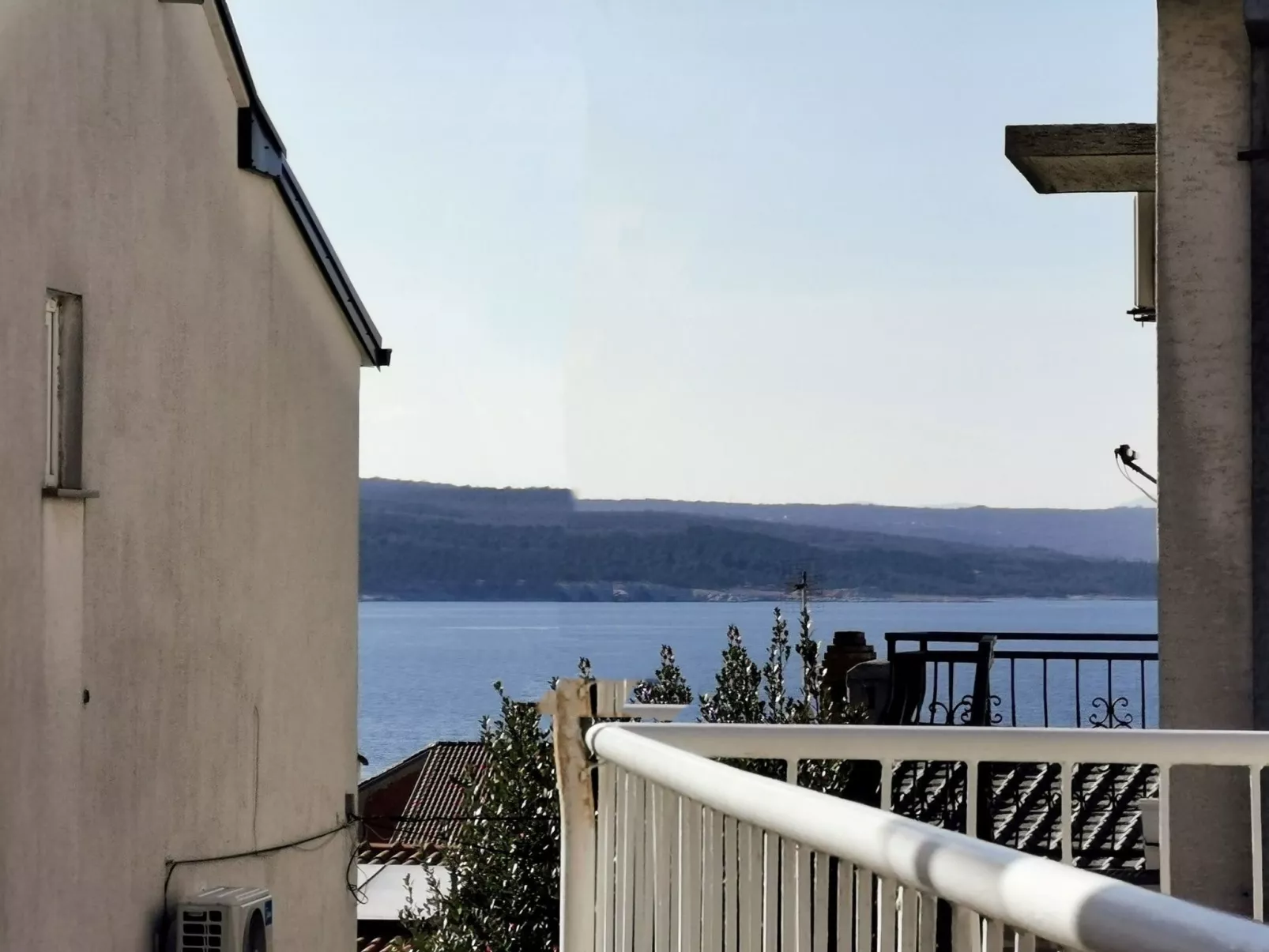 Schönes Appartement mit Terrasse-Buiten