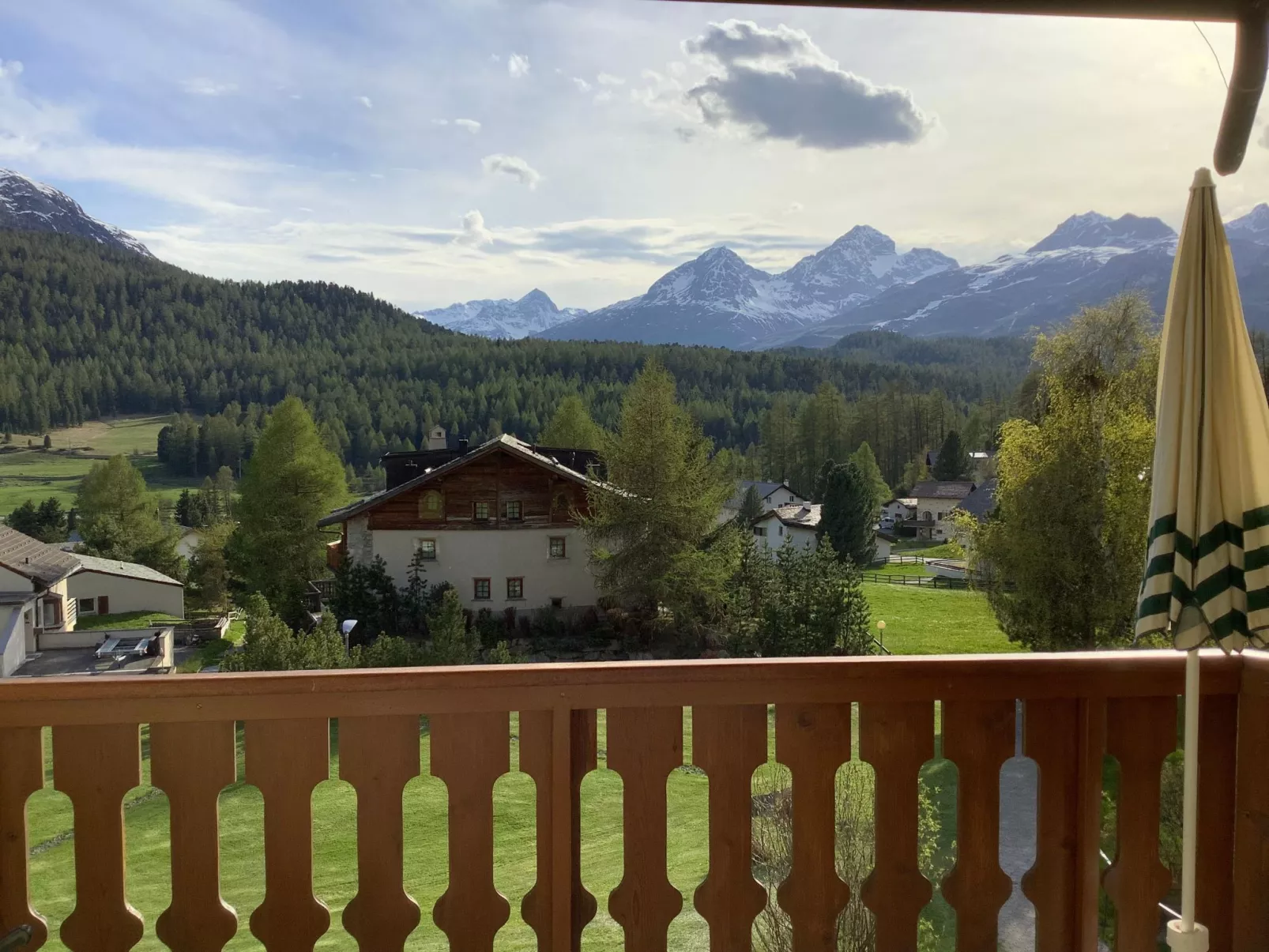 Chesa Auicula-Buiten