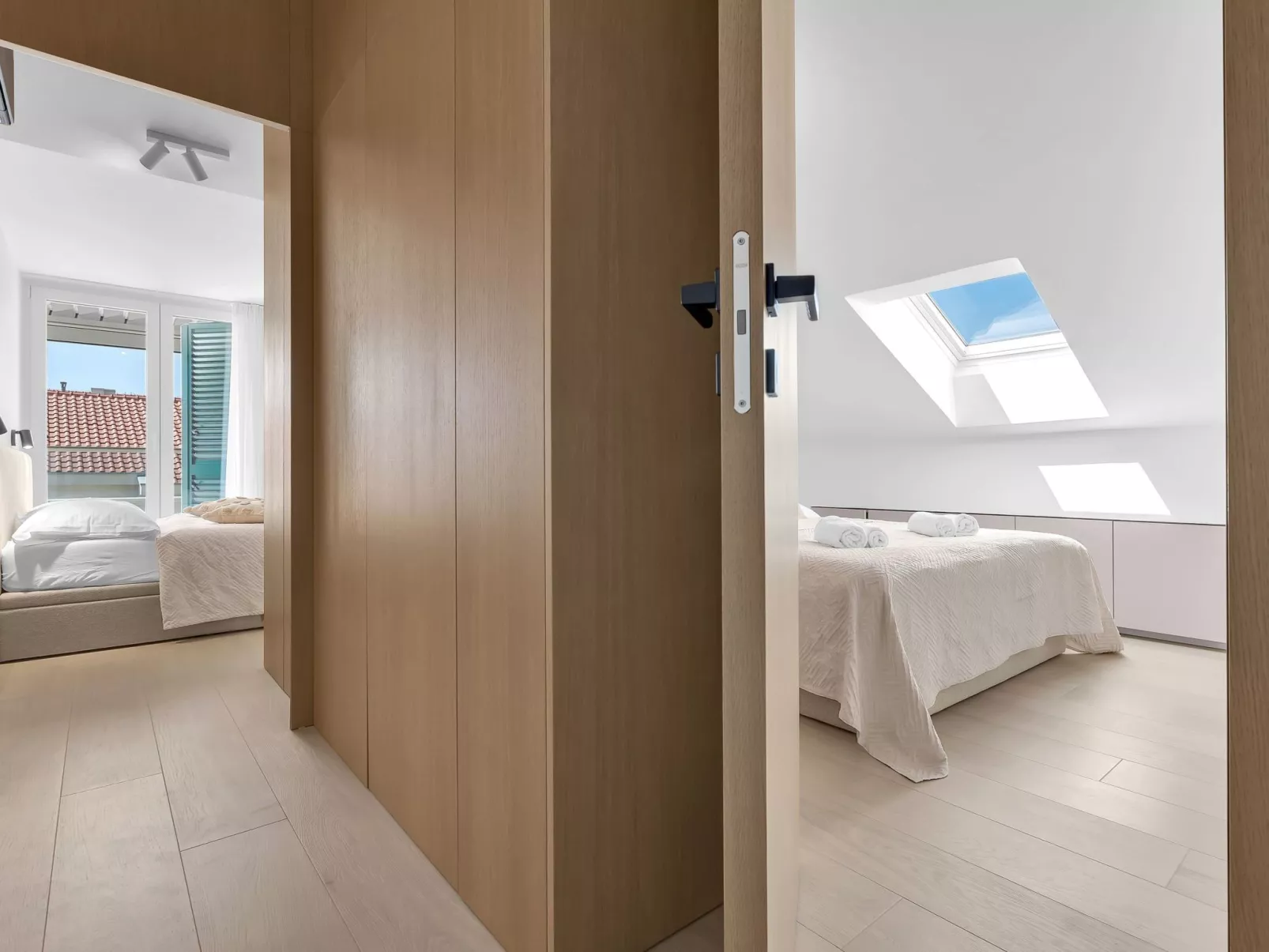 Penthouse Nikolina-50m to beach-Binnen