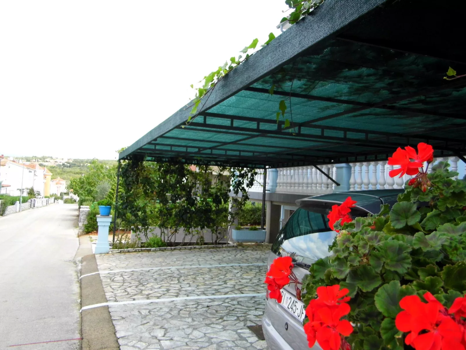 Schöne, geräumige Wohnung in der ersten Etage-Buiten