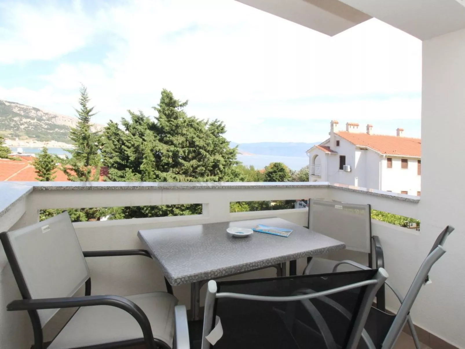 Wohnung in Baška mit Eigenem Balkon-Buiten