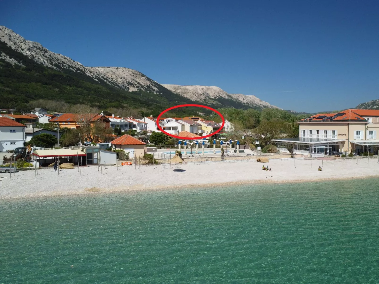 In Baska in der Nähe von Strand-Buiten