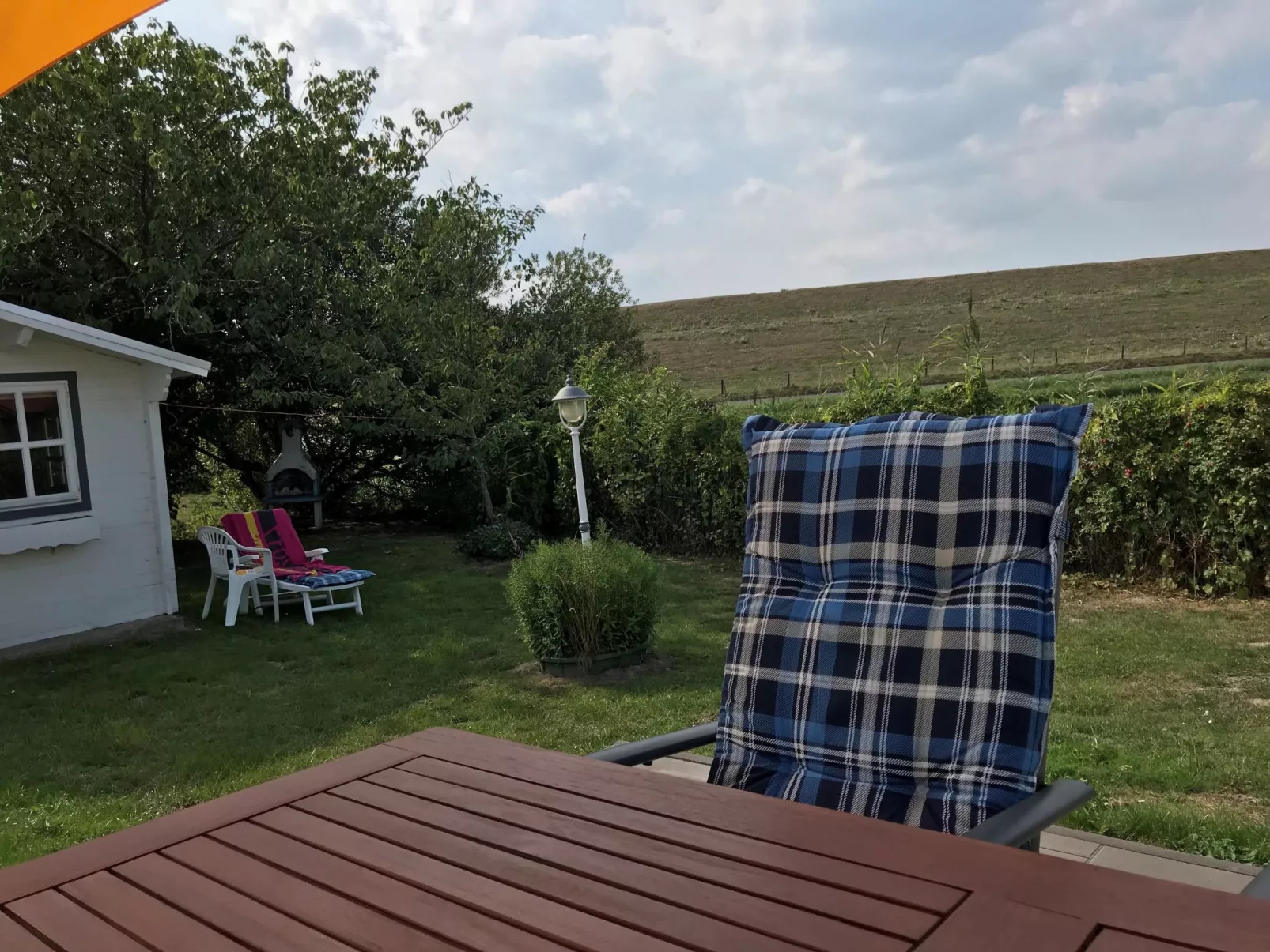 E3 Haus mit Wintergarten, Kamin und Deichblick-Buiten