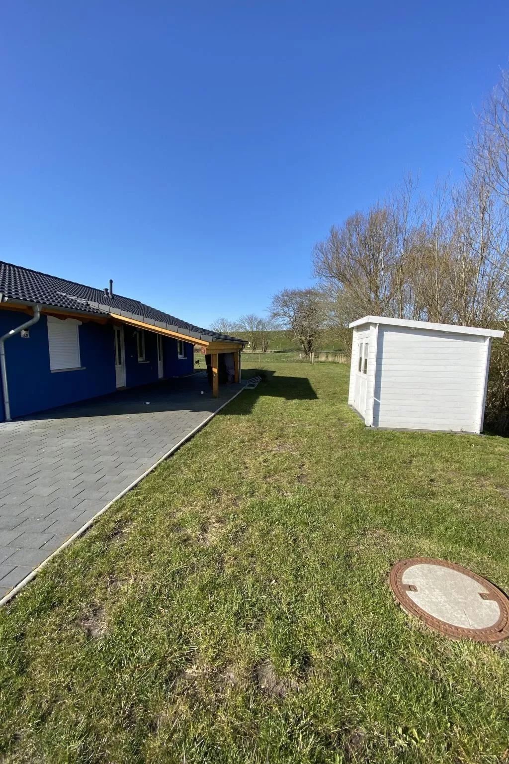 E21 Freistehendes Haus mit Garten und Deichblick-Buiten