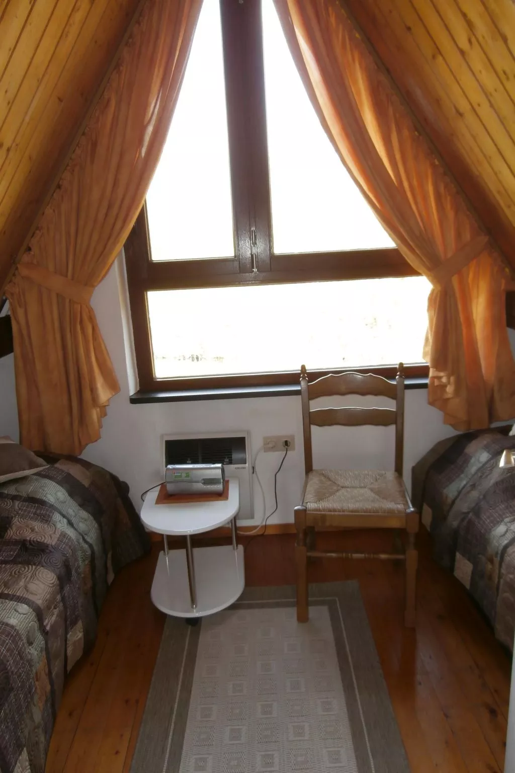 Uriges Ferienhaus mit Garten und Grill-Image-tags.info