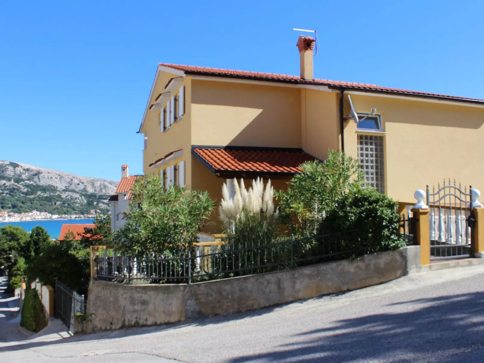 Appartement in Baška mit Eigener Terrasse-Buiten