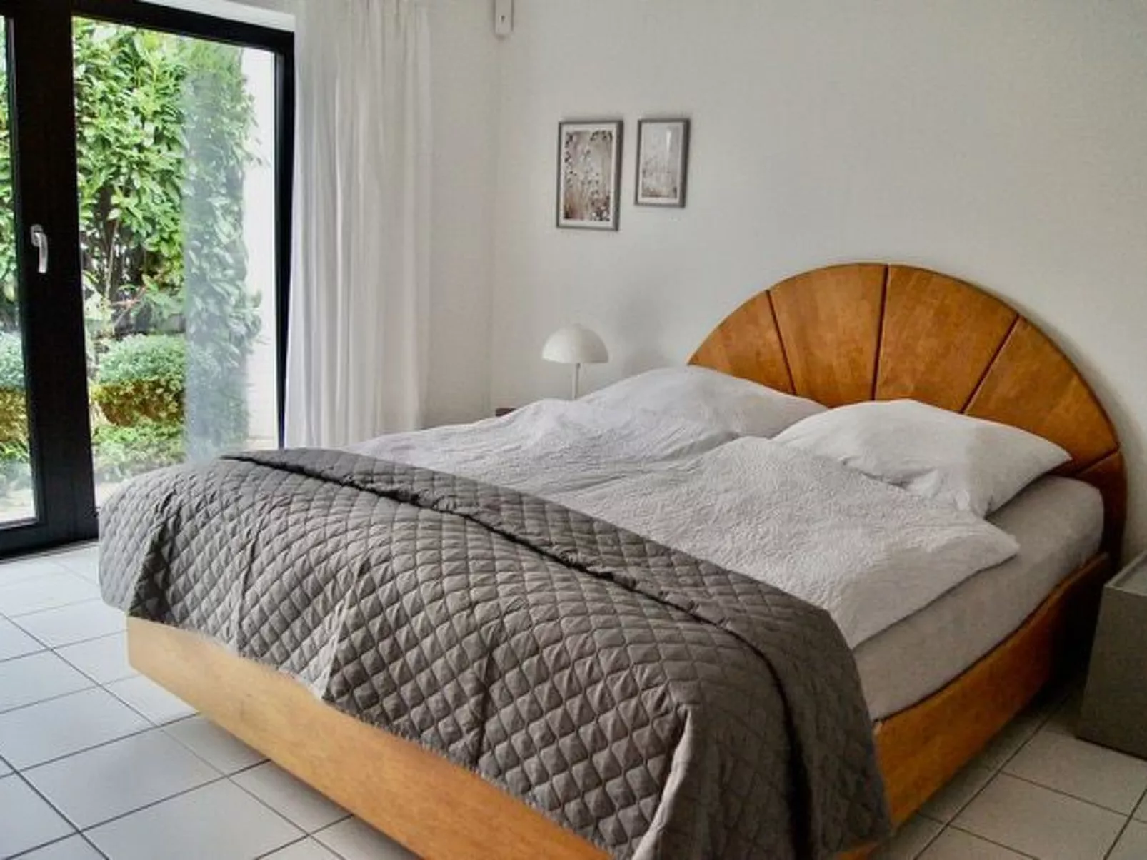 Großzügiges Haus mit traumhafter Gartenanlage-Binnen