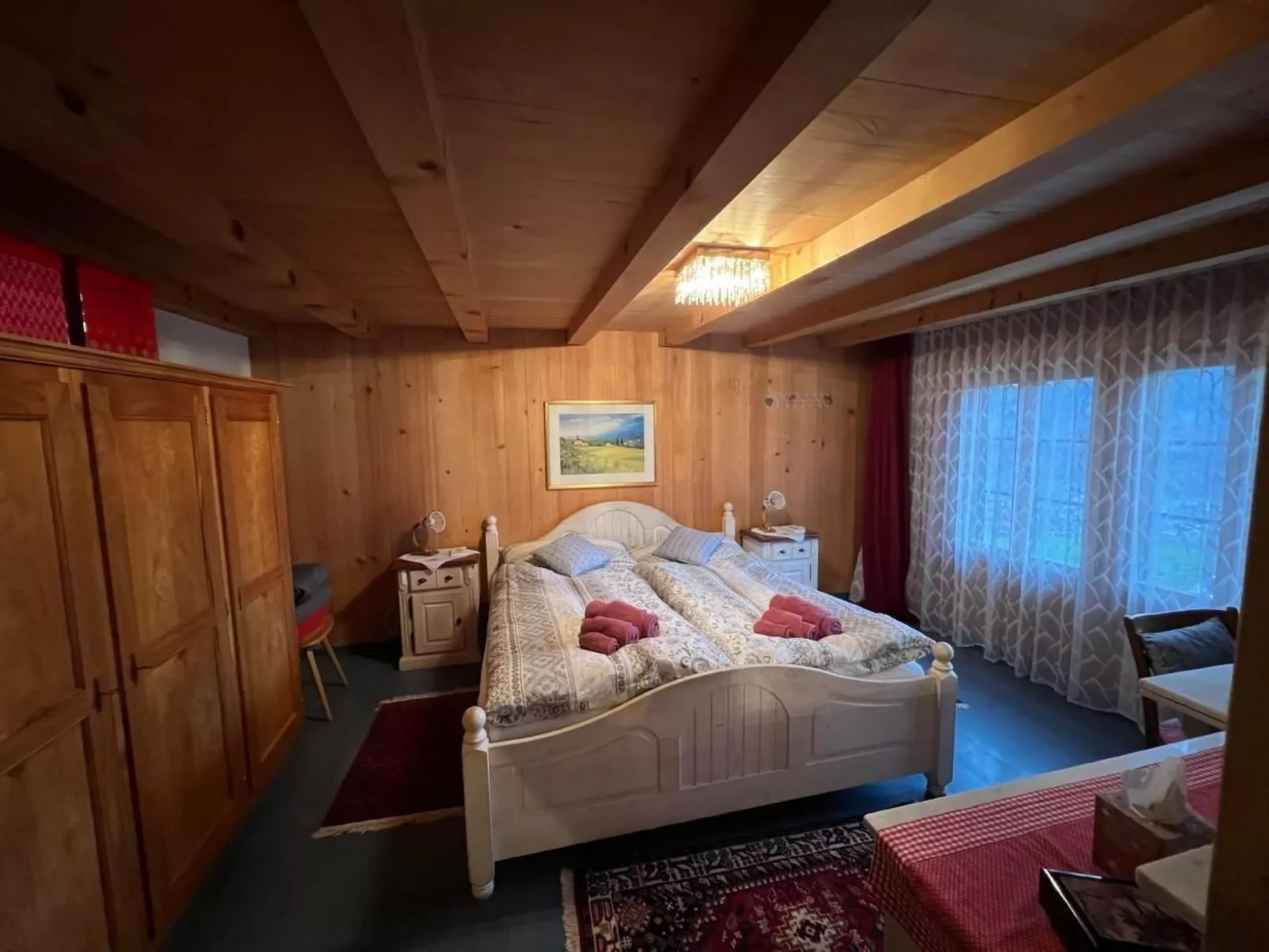 House in the Clouds-Binnen