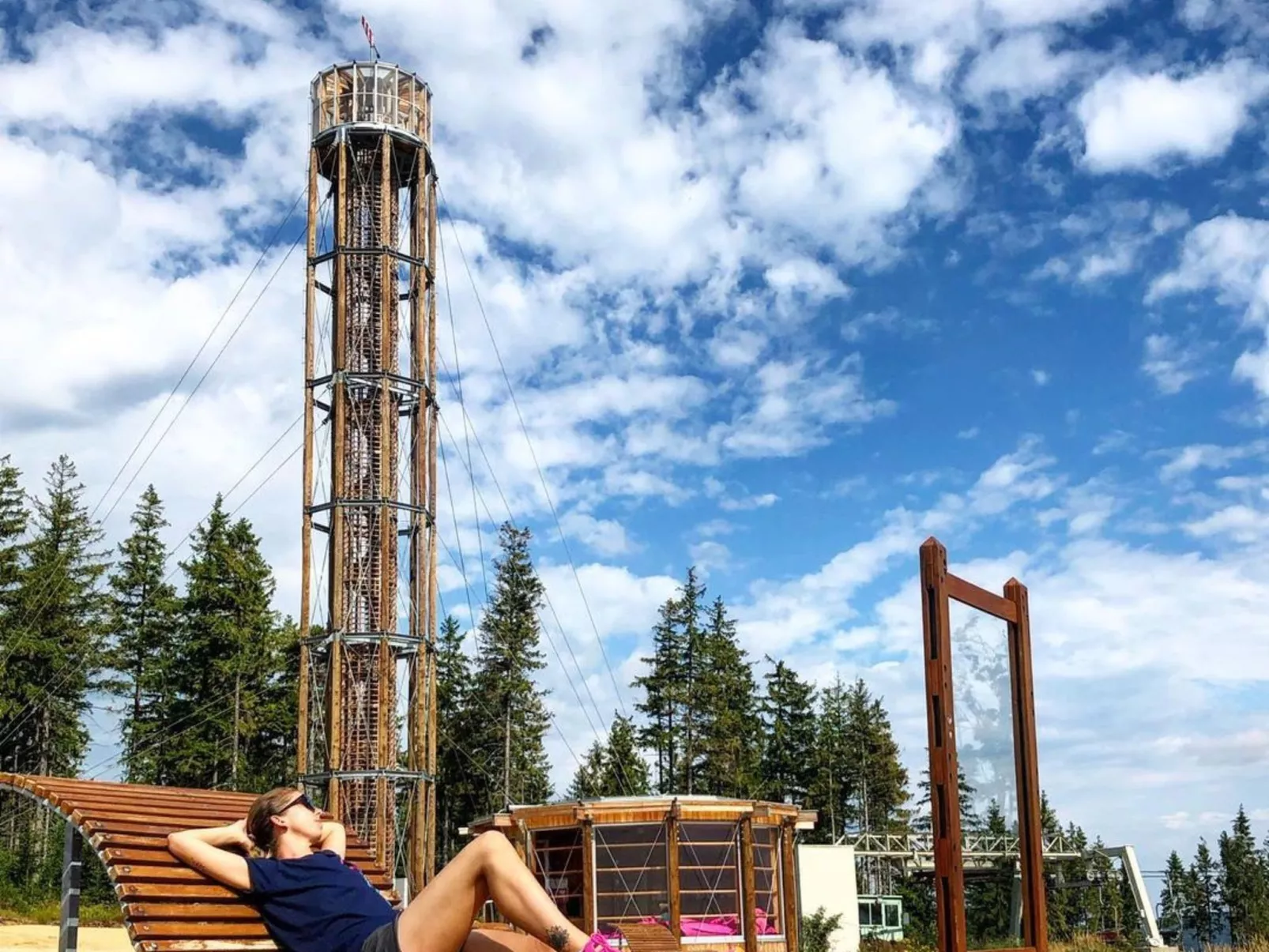 Chalet "Chestnut cottage" in den Bergen.-Buiten