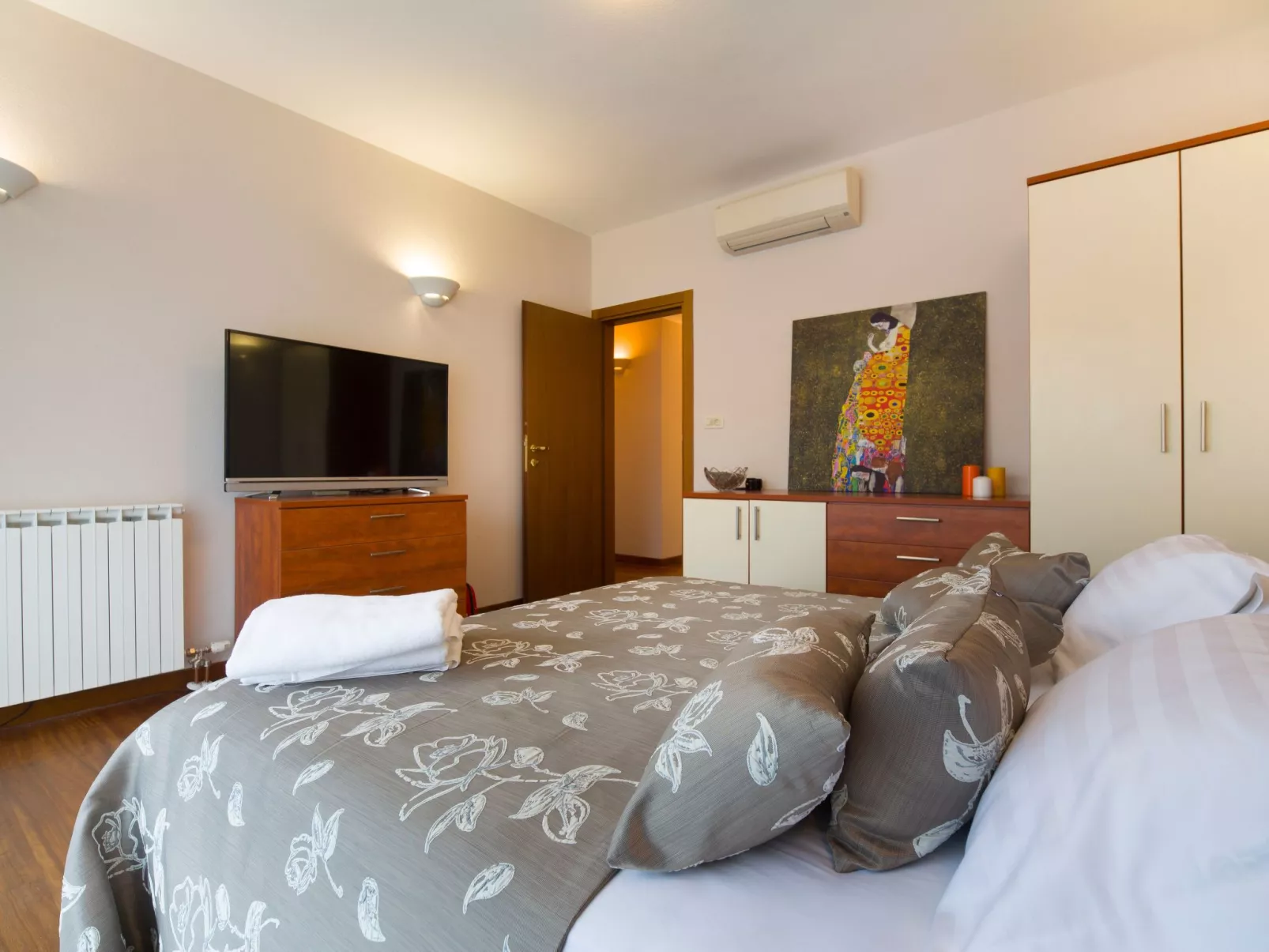 Ferienvilla mit Garten, Grill und Terrasse-Binnen