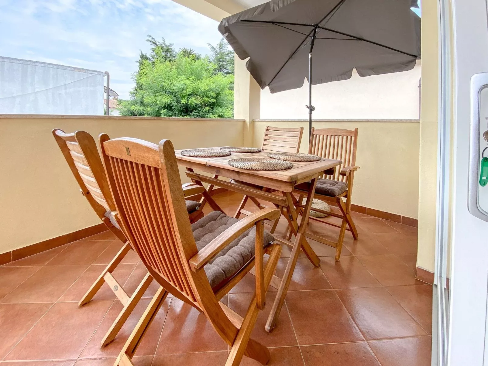 Wohnung "Viviana" direkt am Strand-Buiten