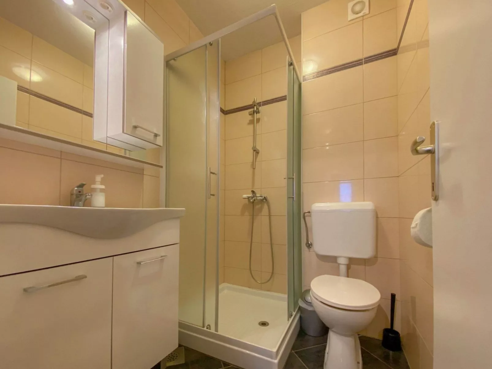 Libera am Strand-Binnen