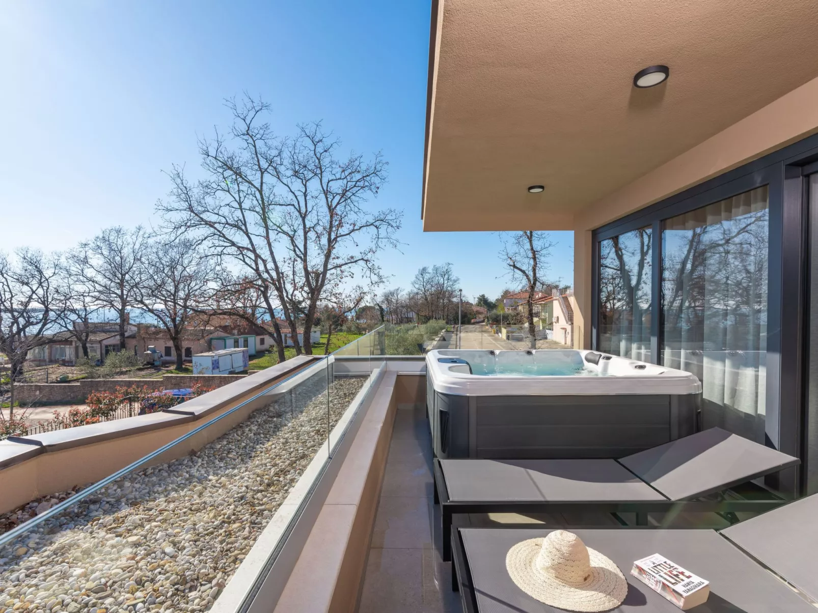 Quercus Village APP 11 mit jacuzzi-Buiten