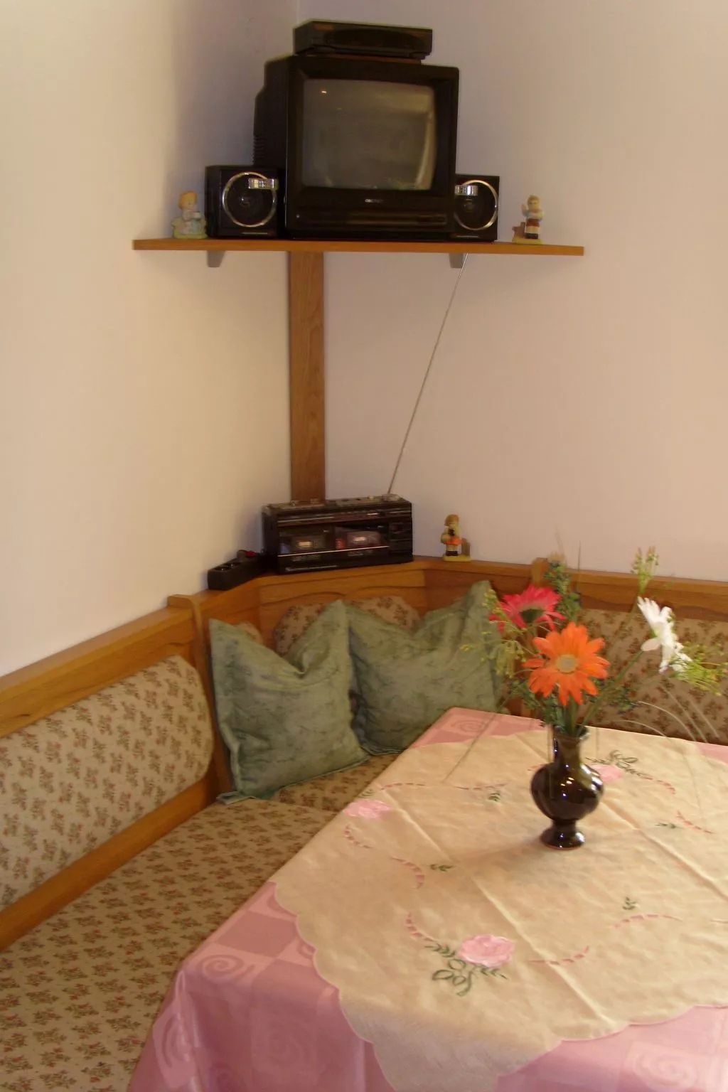 Mit Blick zur Wallfahrtskirche-Binnen