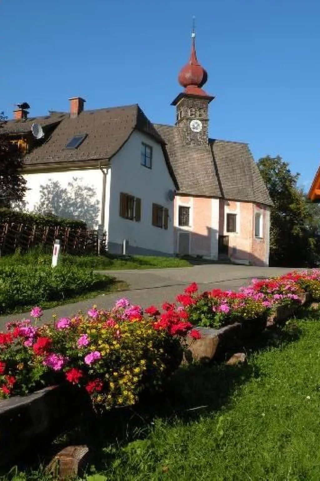 Modernes Ferienhaus in Granitzen mit Grill-Buiten